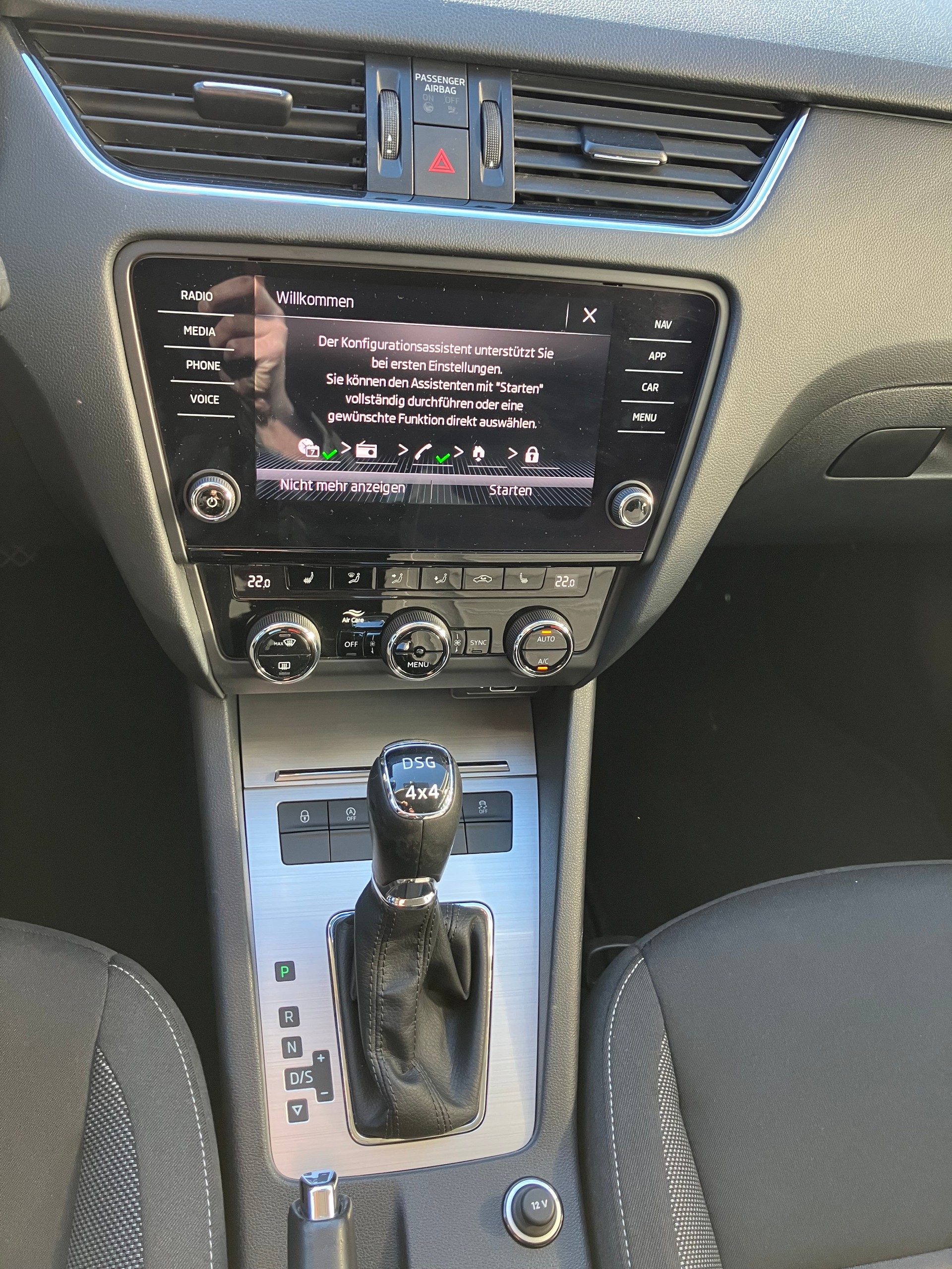 SKODA Octavia Combi 2.0 TDI Ambition 4x4 DSG-image-6