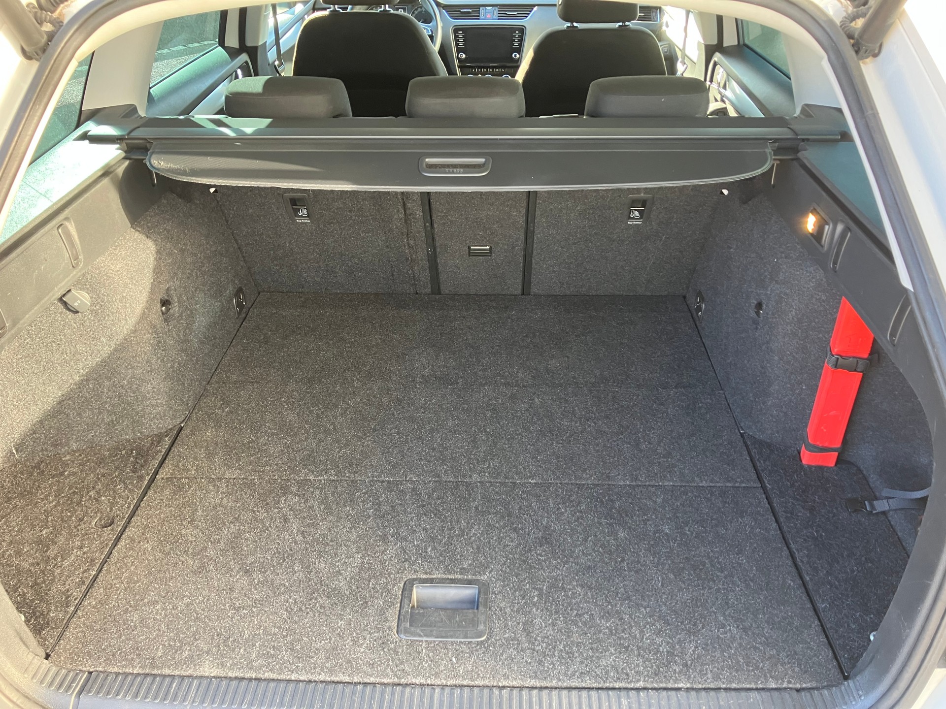 SKODA Octavia Combi 2.0 TDI Ambition 4x4 DSG-image-8