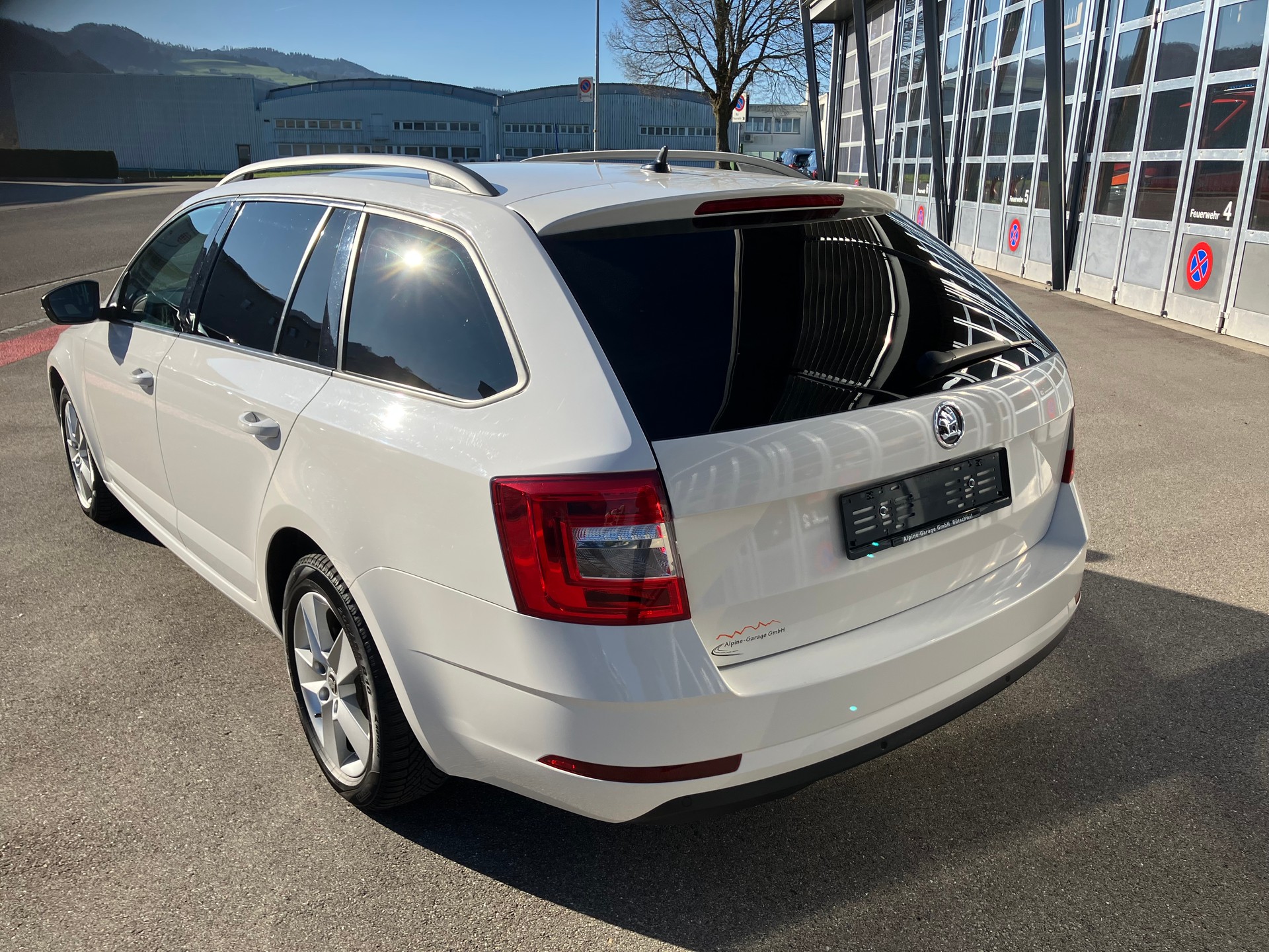 SKODA Octavia Combi 2.0 TDI Ambition 4x4 DSG-image-2