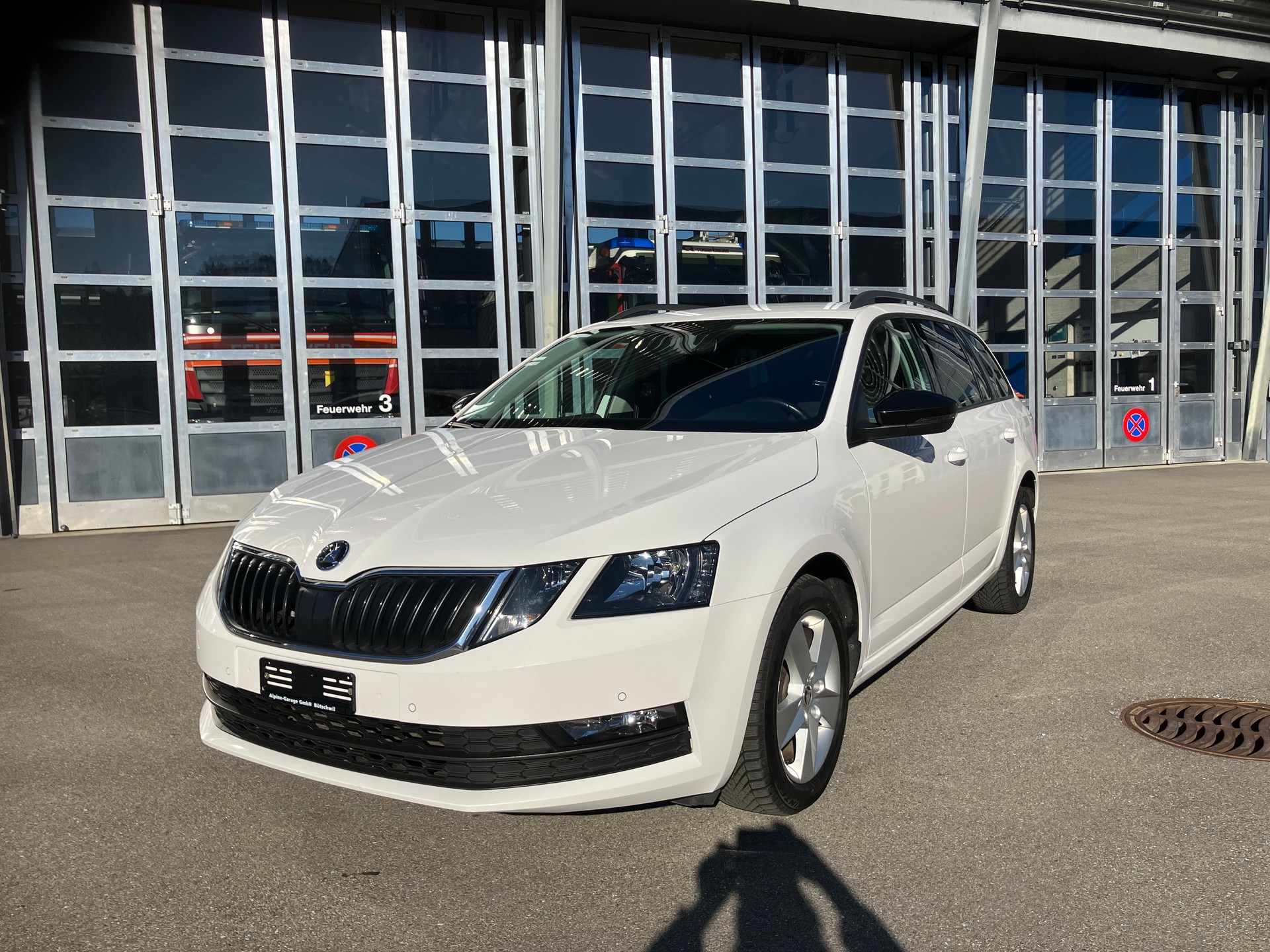 SKODA Octavia Combi 2.0 TDI Ambition 4x4 DSG-image-1