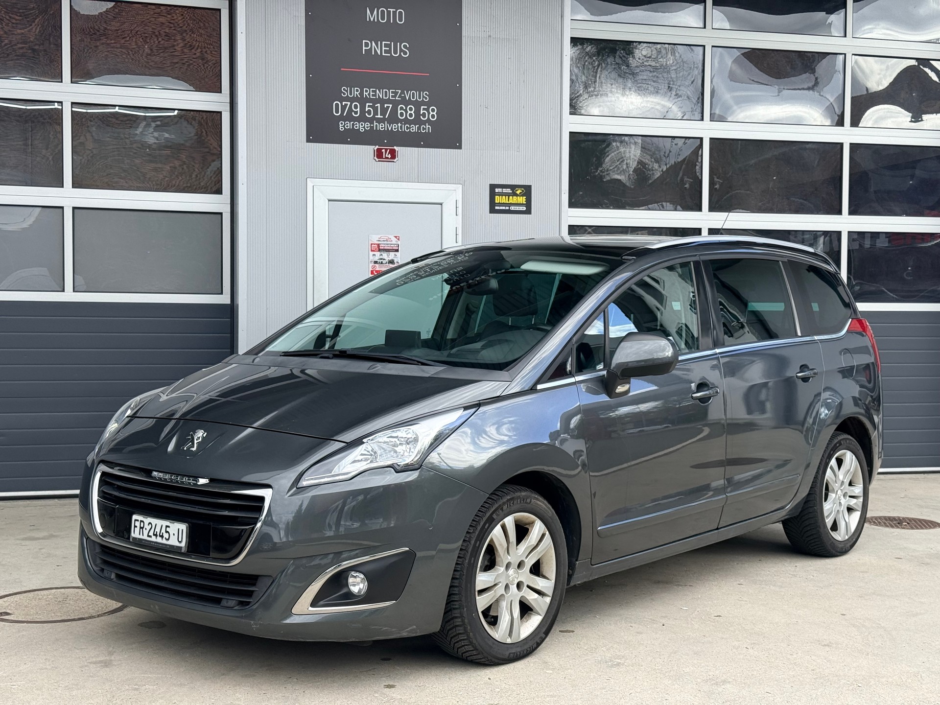 PEUGEOT 5008 1.6 THP Sensation Tiptronic-image-3