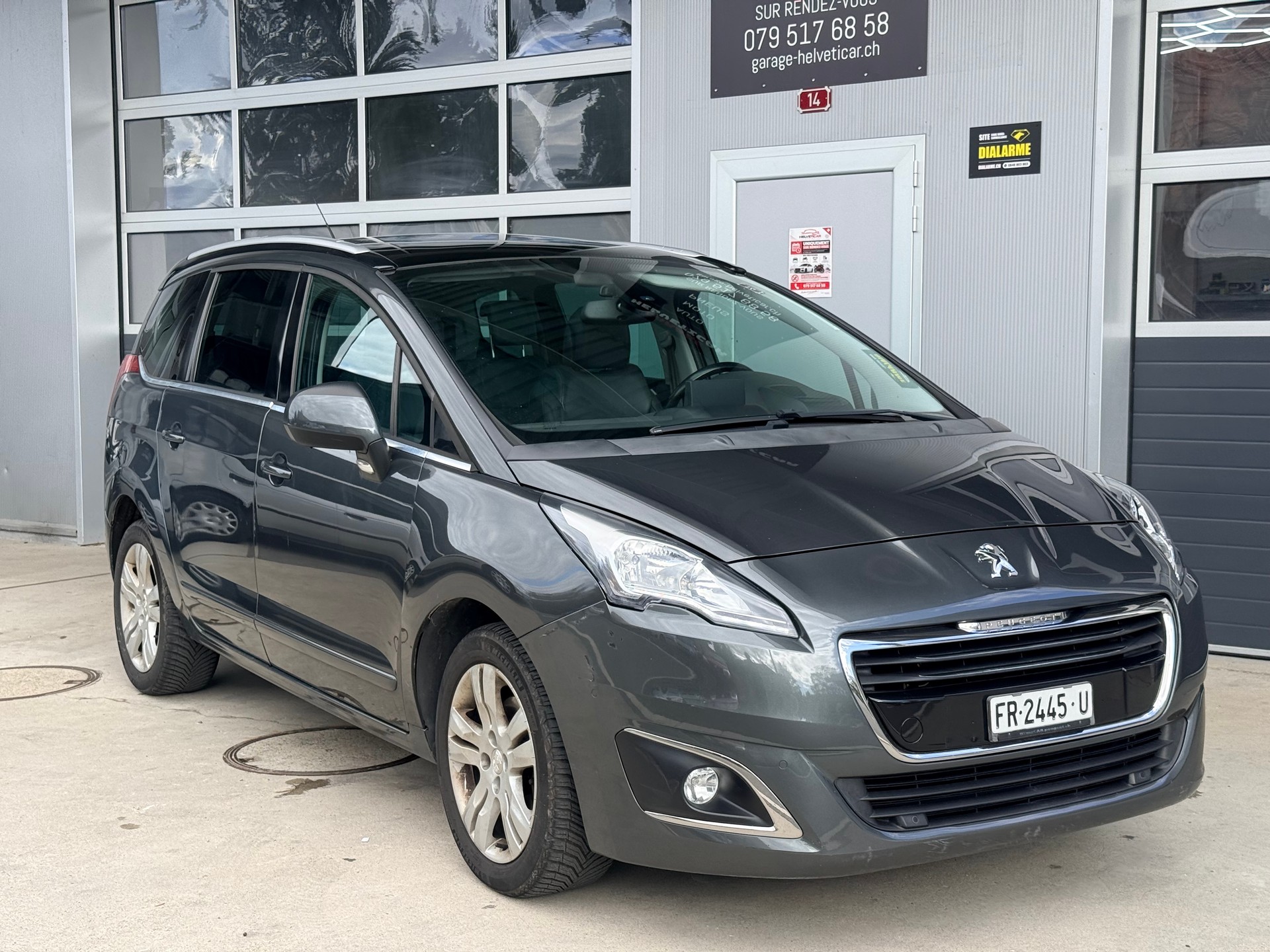 PEUGEOT 5008 1.6 THP Sensation Tiptronic-image-1