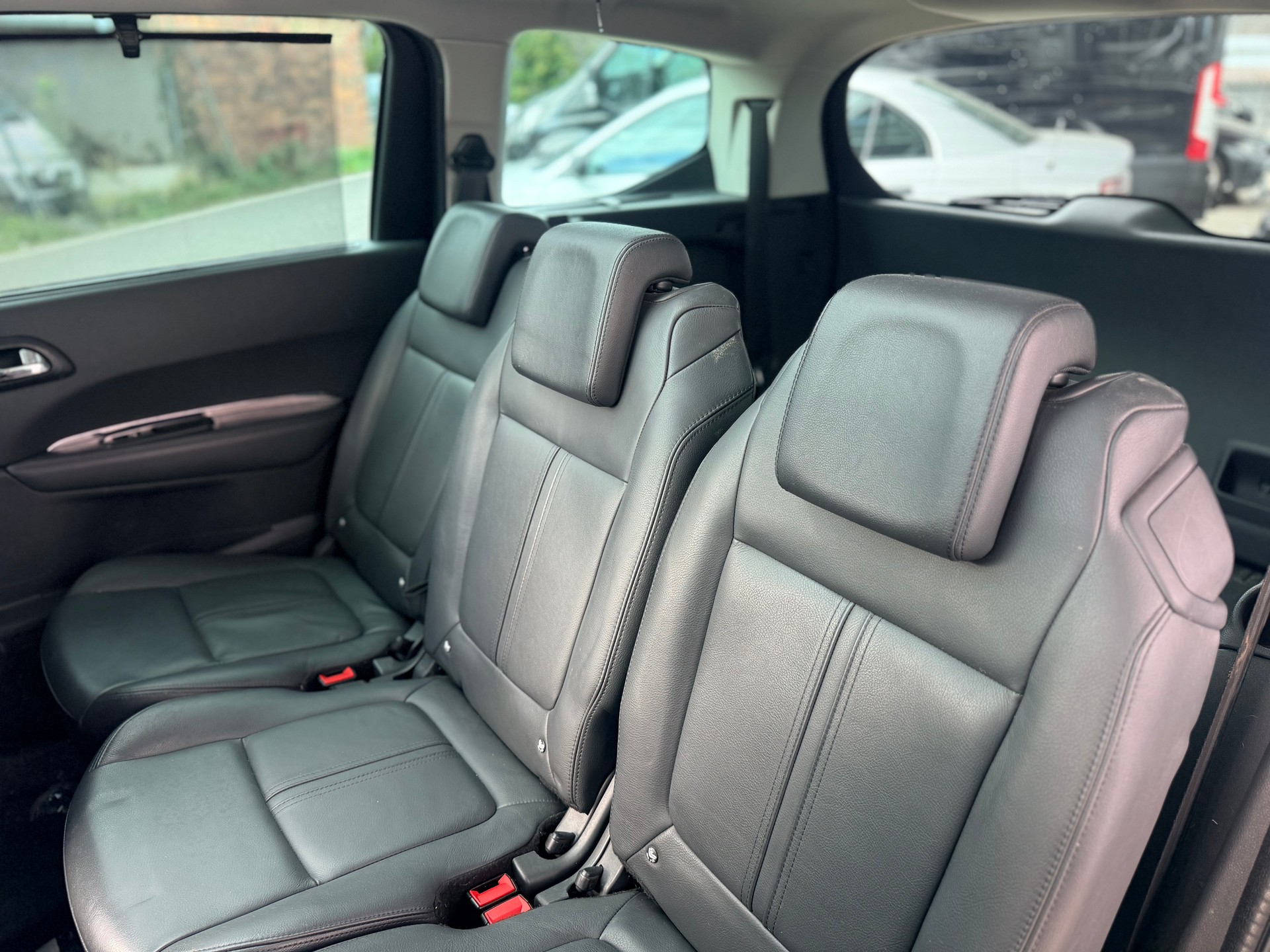 PEUGEOT 5008 1.6 THP Sensation Tiptronic-image-7