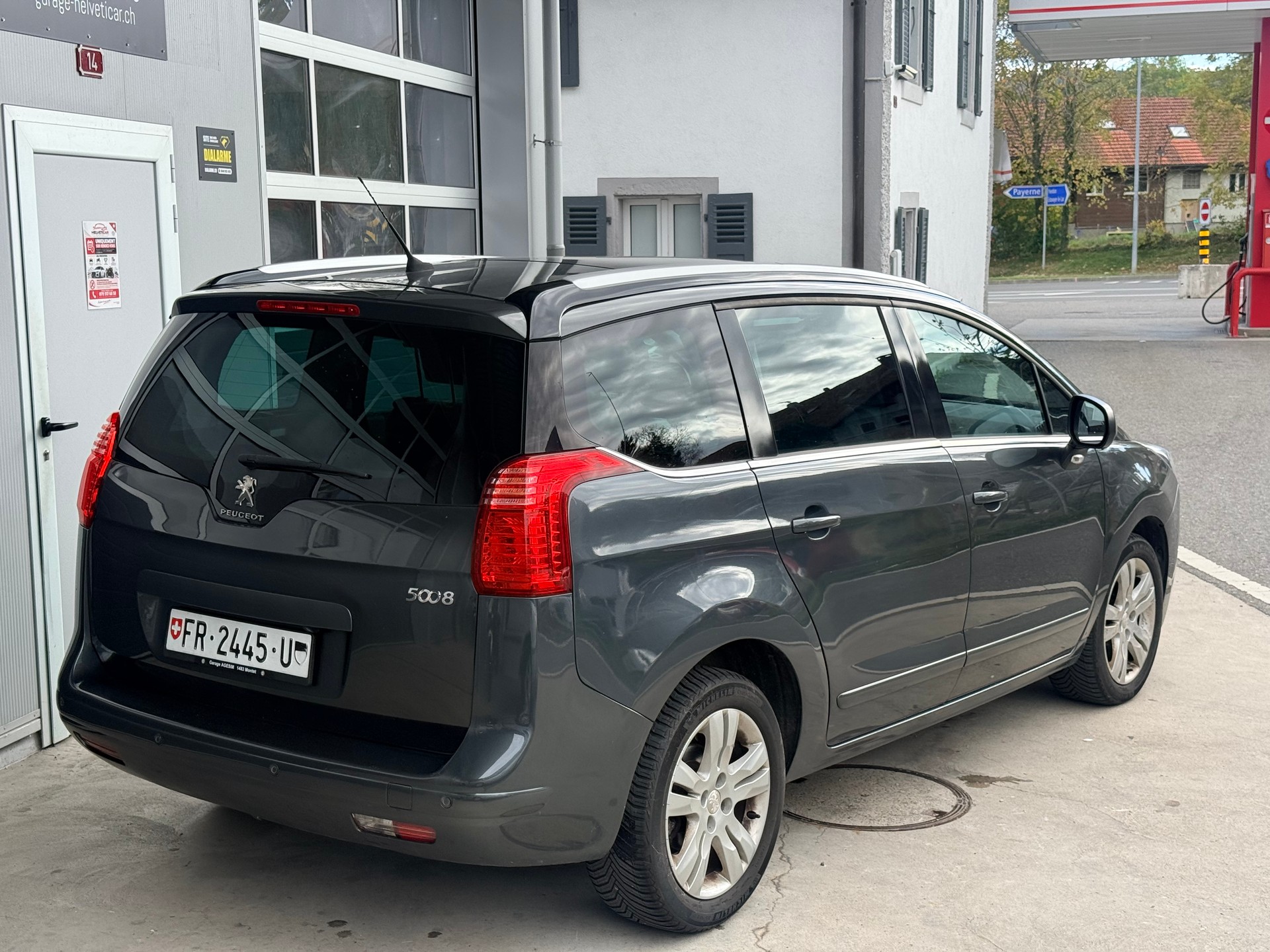 PEUGEOT 5008 1.6 THP Sensation Tiptronic-image-2