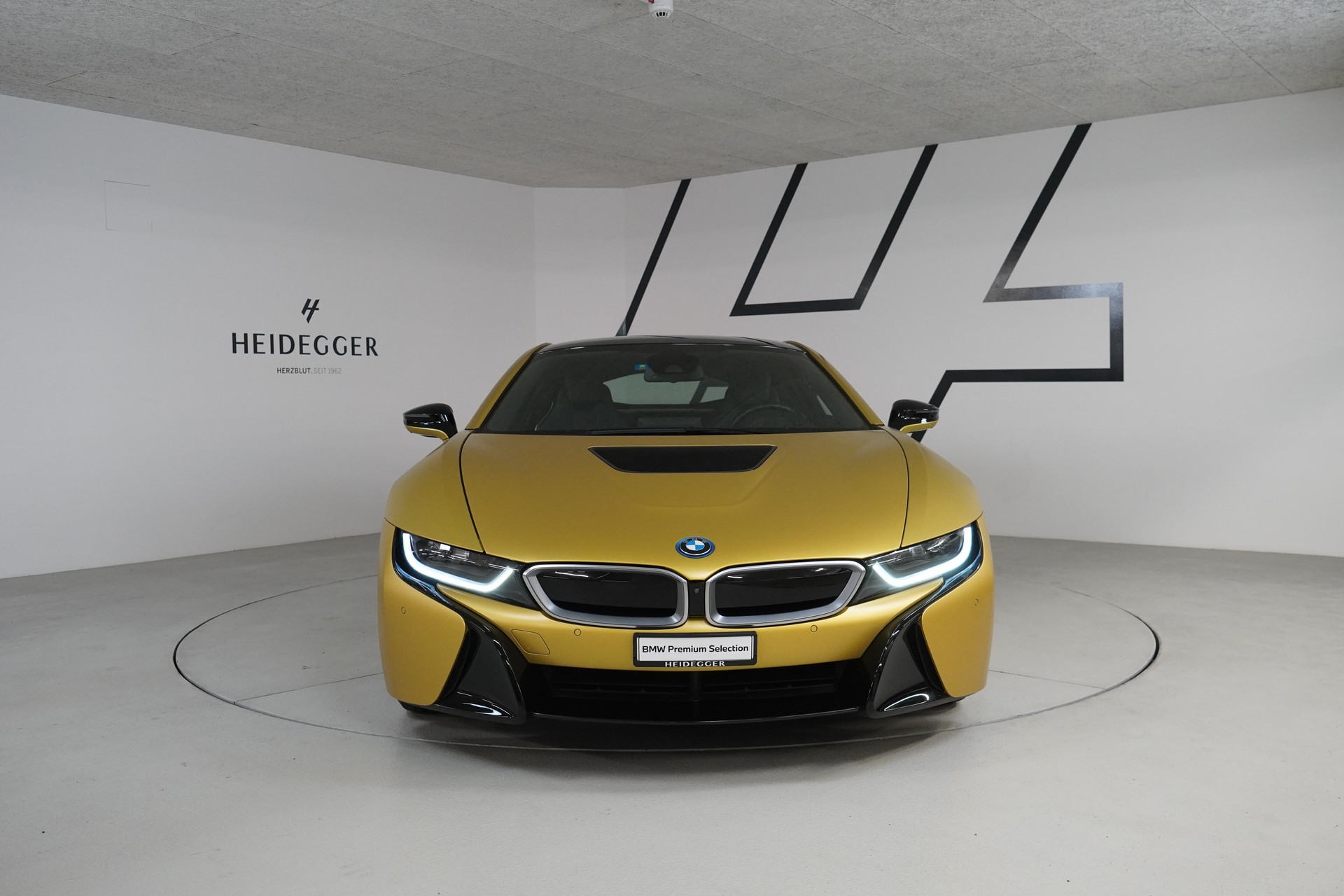BMW i8 Coupé-image-2