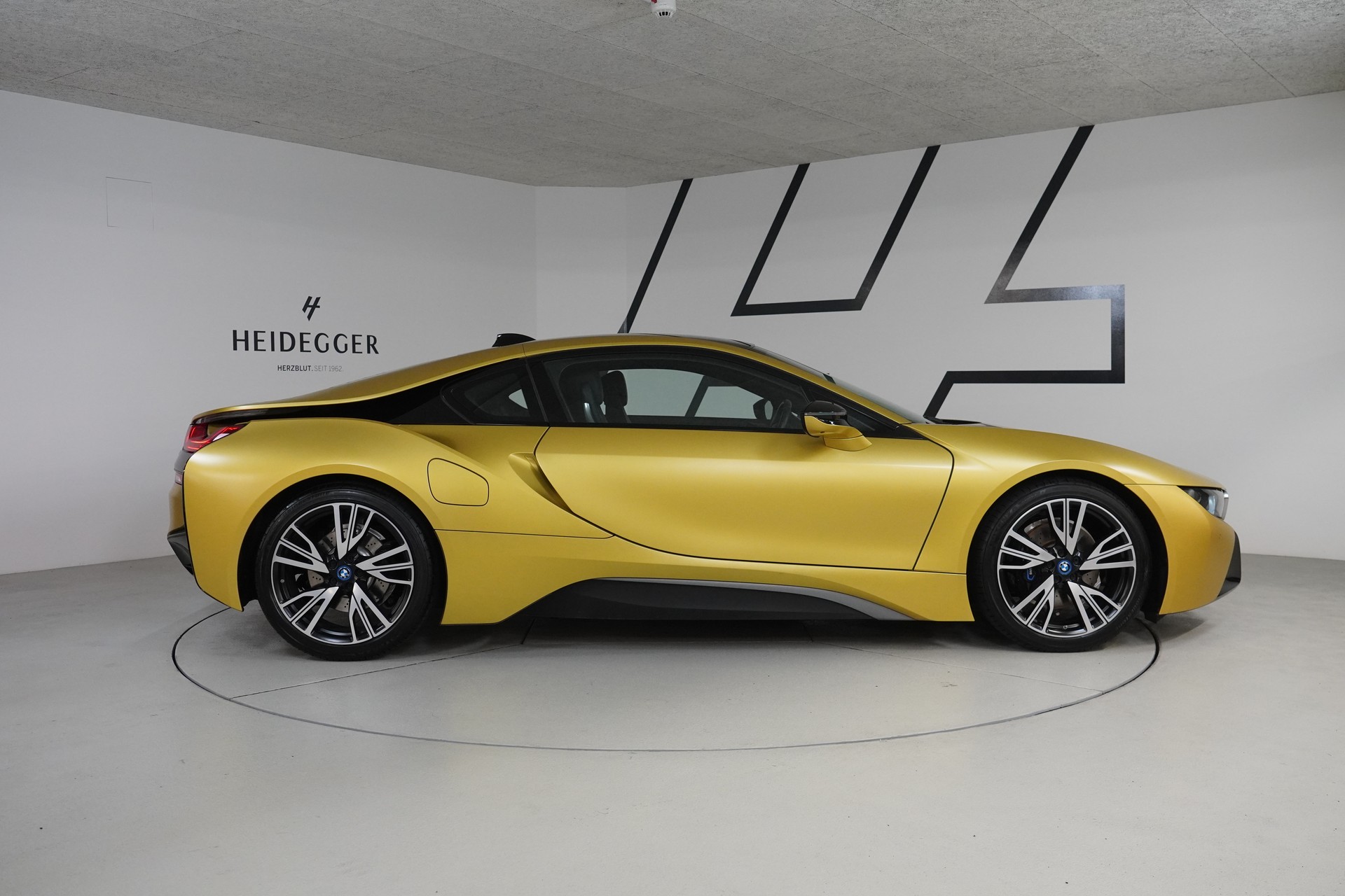 BMW i8 Coupé-image-8