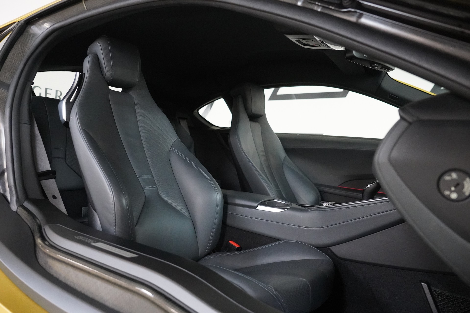 BMW i8 Coupé-image-14