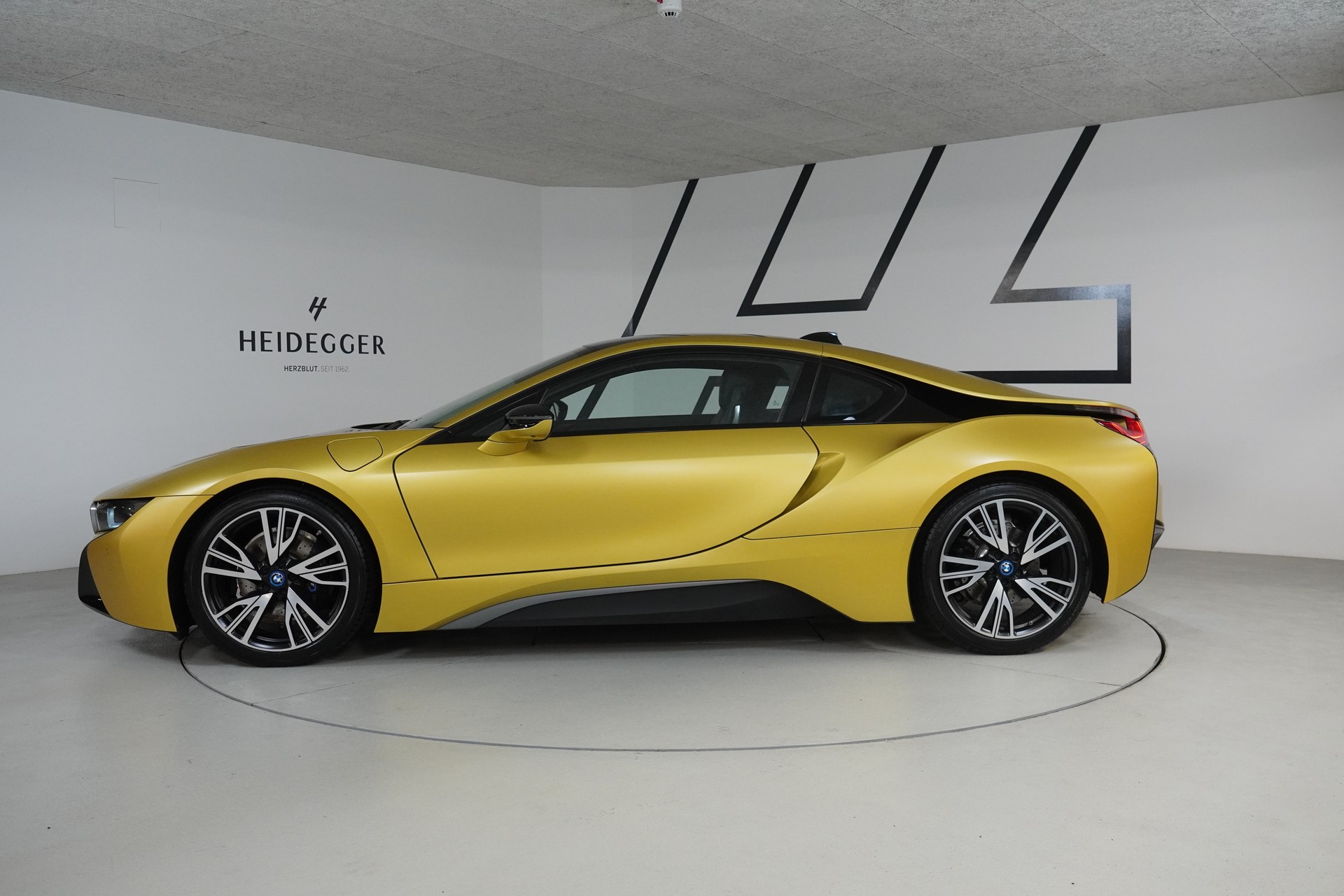 BMW i8 Coupé-image-4