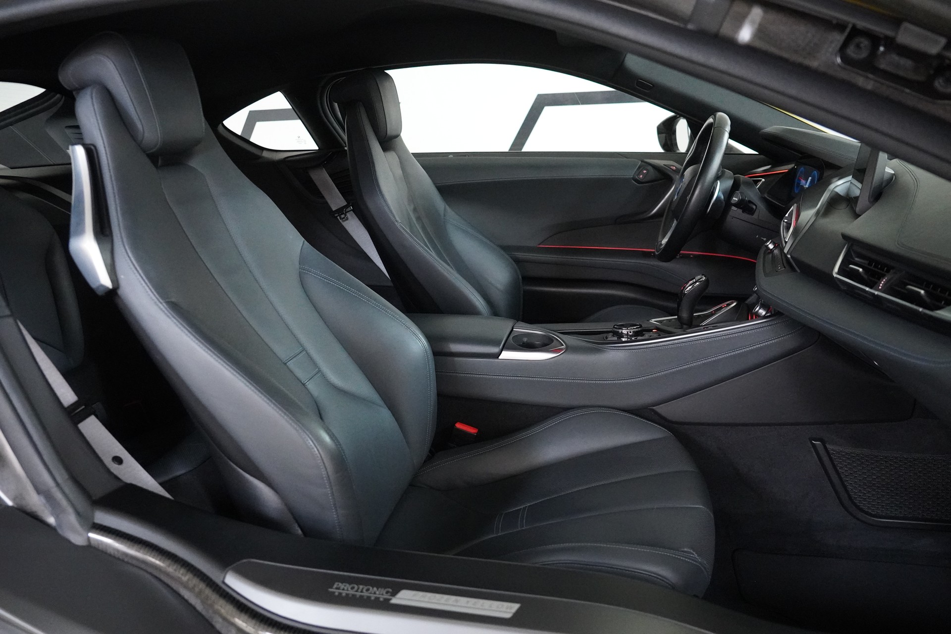 BMW i8 Coupé-image-13