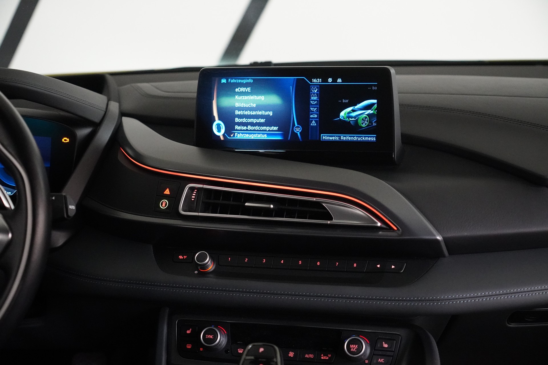 BMW i8 Coupé-image-18