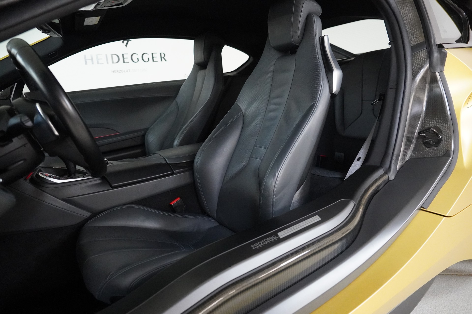 BMW i8 Coupé-image-11