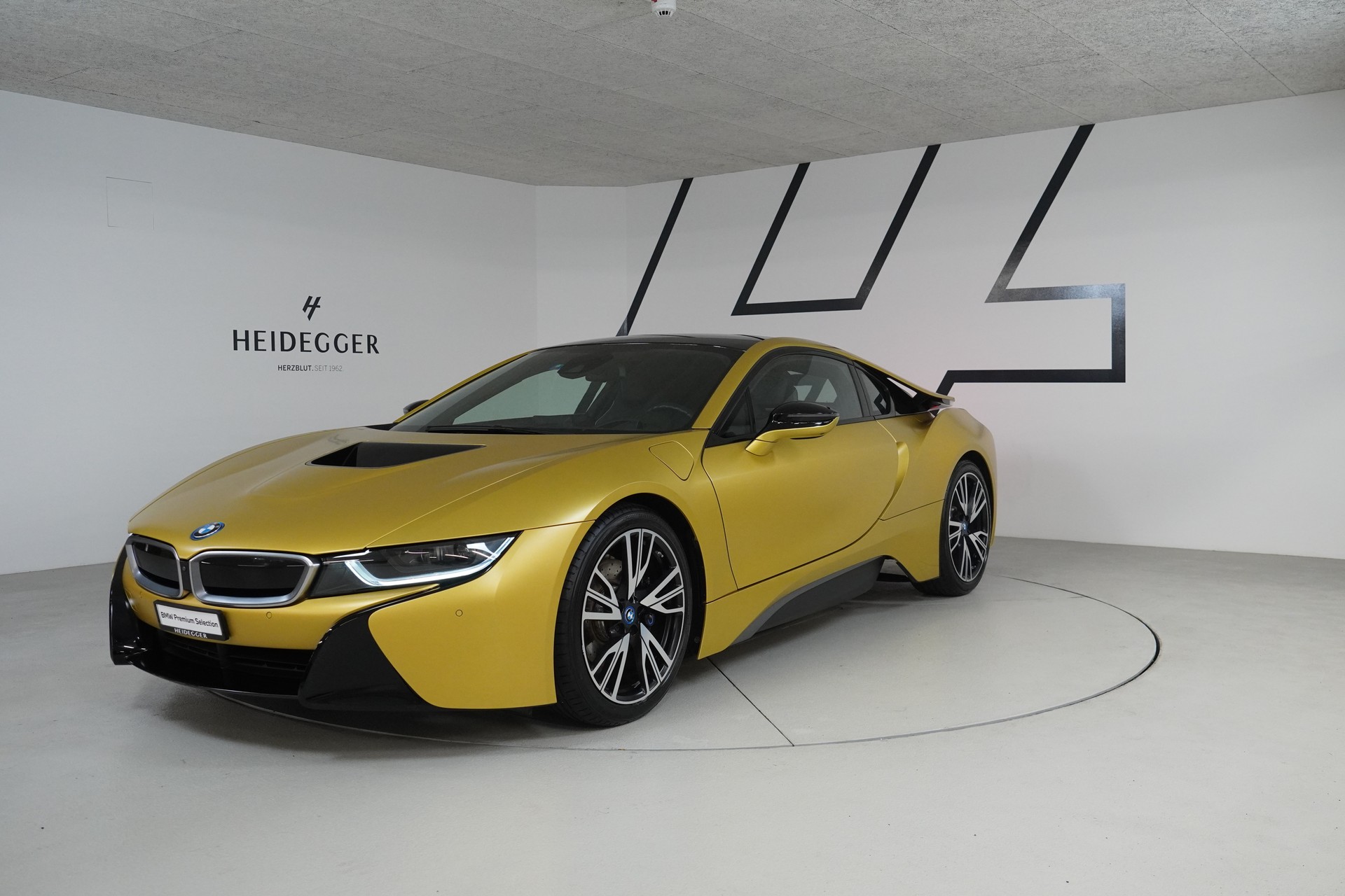 BMW i8 Coupé-image-0