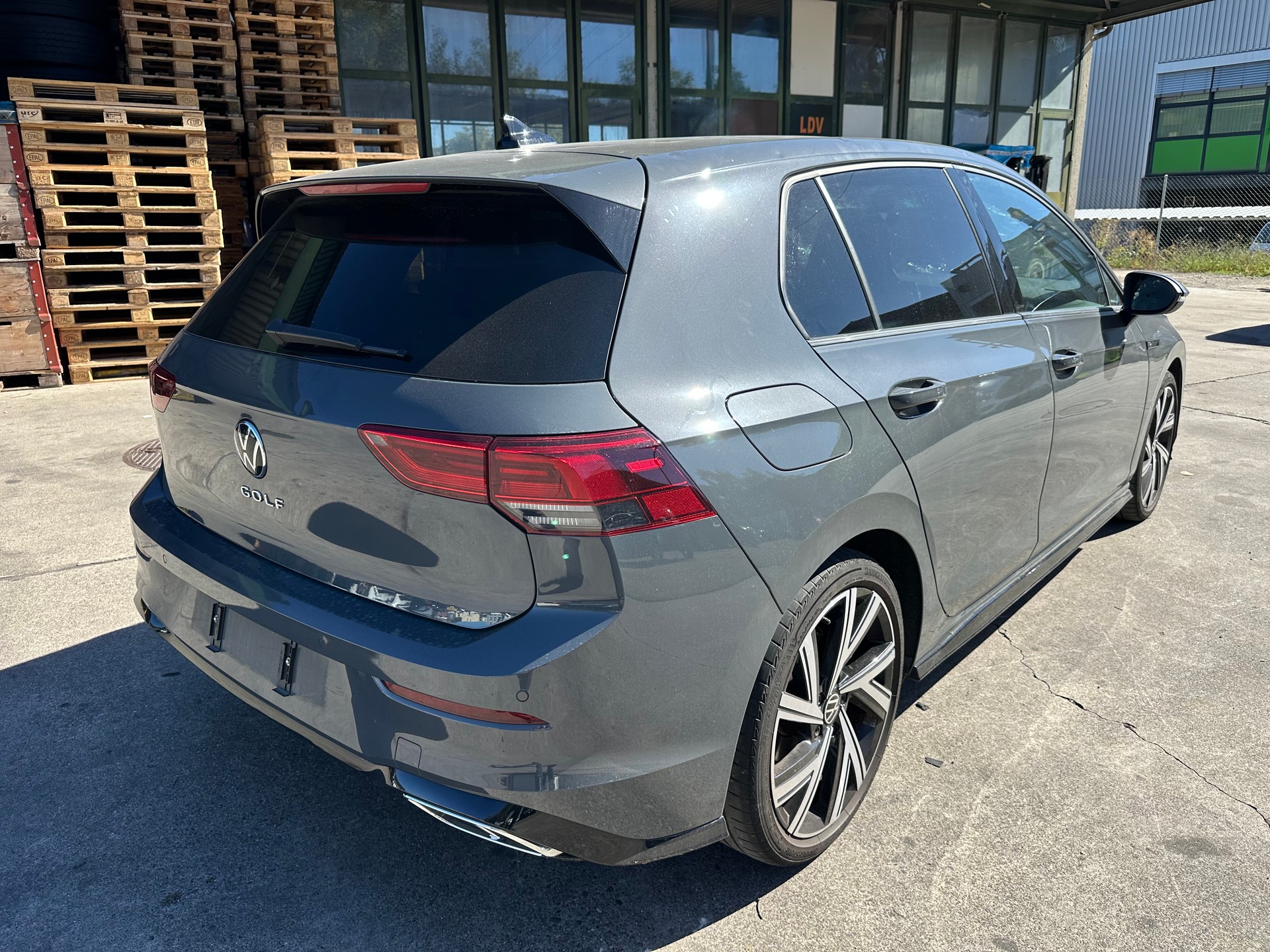 VW Golf 1.5 eTSI mHEV ACT R-Line DSG-image-3