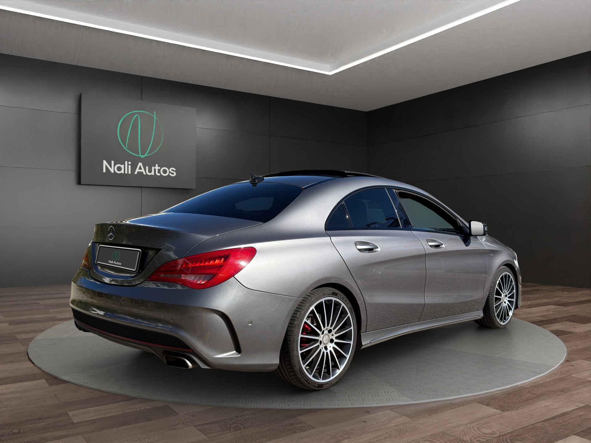 MERCEDES-BENZ CLA 250 Sport 4Matic 7G-DCT-image-4