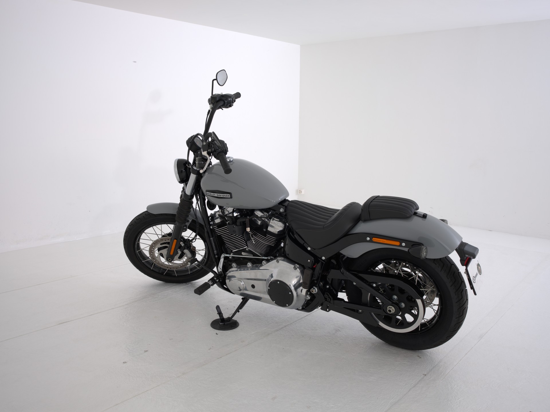 HARLEY-DAVIDSON FXBB Street Bob 117 (35kW)-showroom-element-3