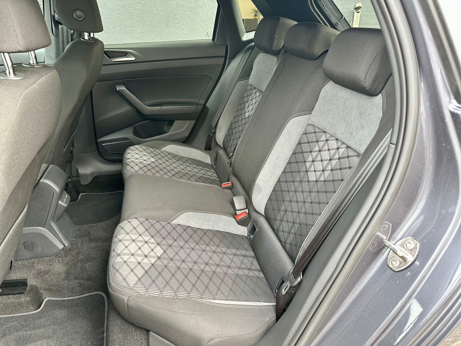 VW Polo 1.0 TSI R-Line DSG-image-8