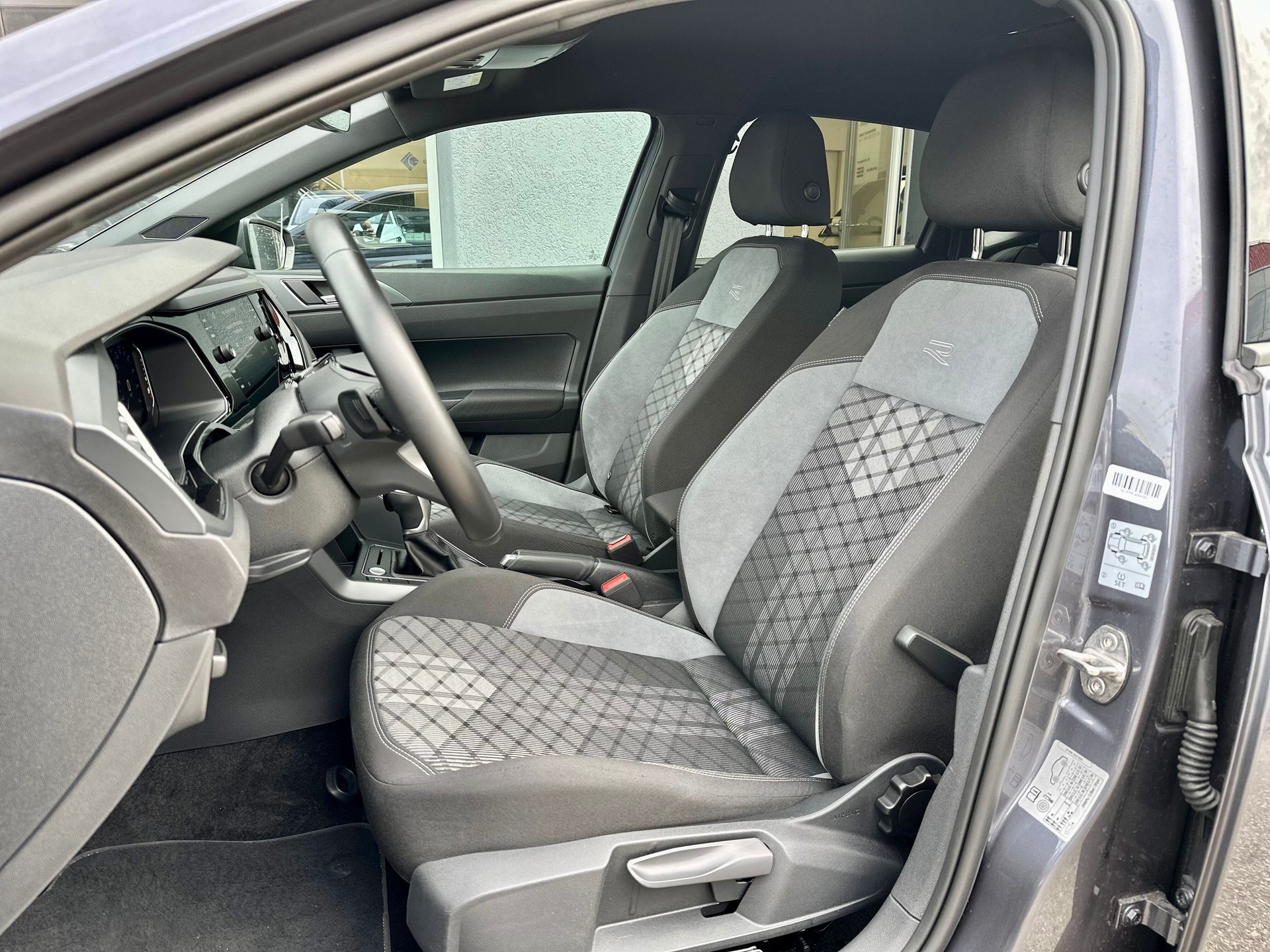 VW Polo 1.0 TSI R-Line DSG-image-4