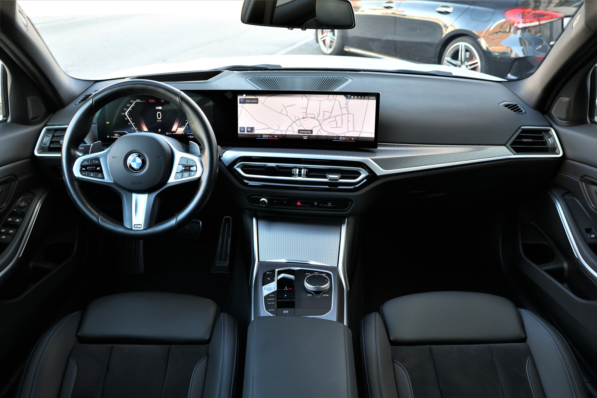 BMW 320d xDrive 48V Steptronic M Sport-image-14