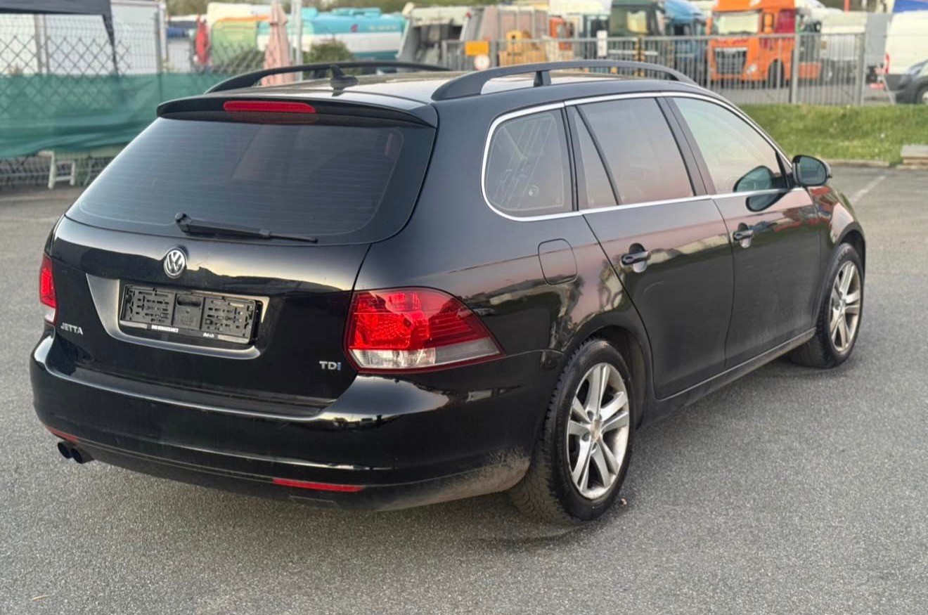 VW JETTA-image-2