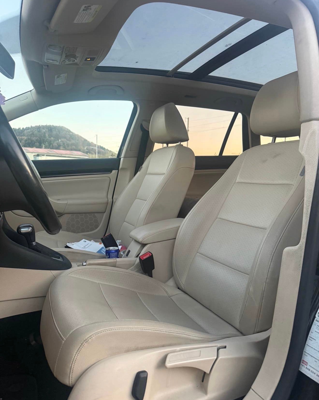 VW JETTA-image-5