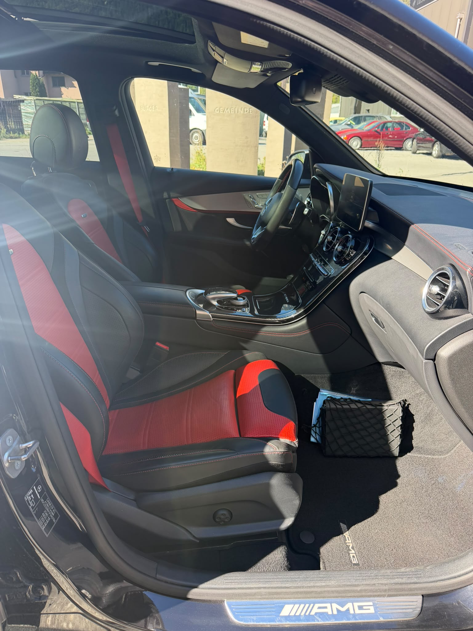 MERCEDES-BENZ GLC 63 S AMG 4Matic+ 9G-Tronic-image-10
