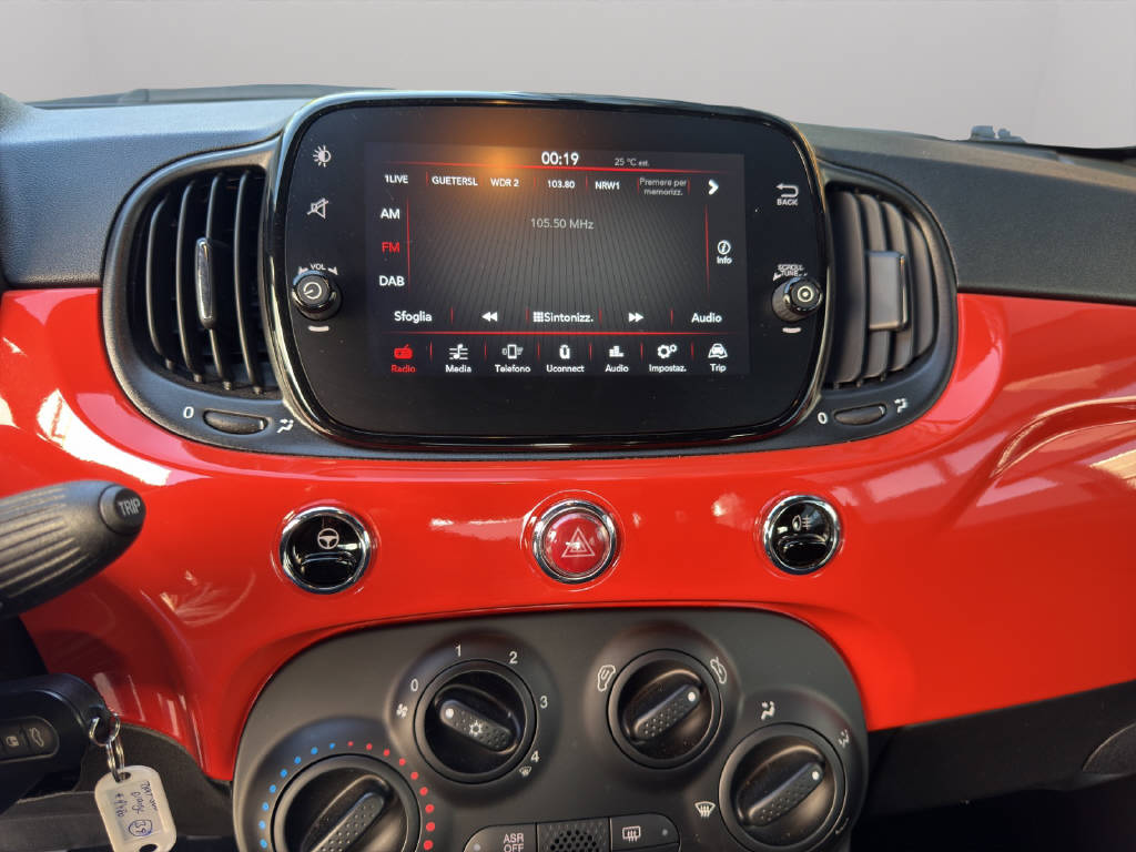 FIAT 500 1.0 Hybrid Lounge-image-11