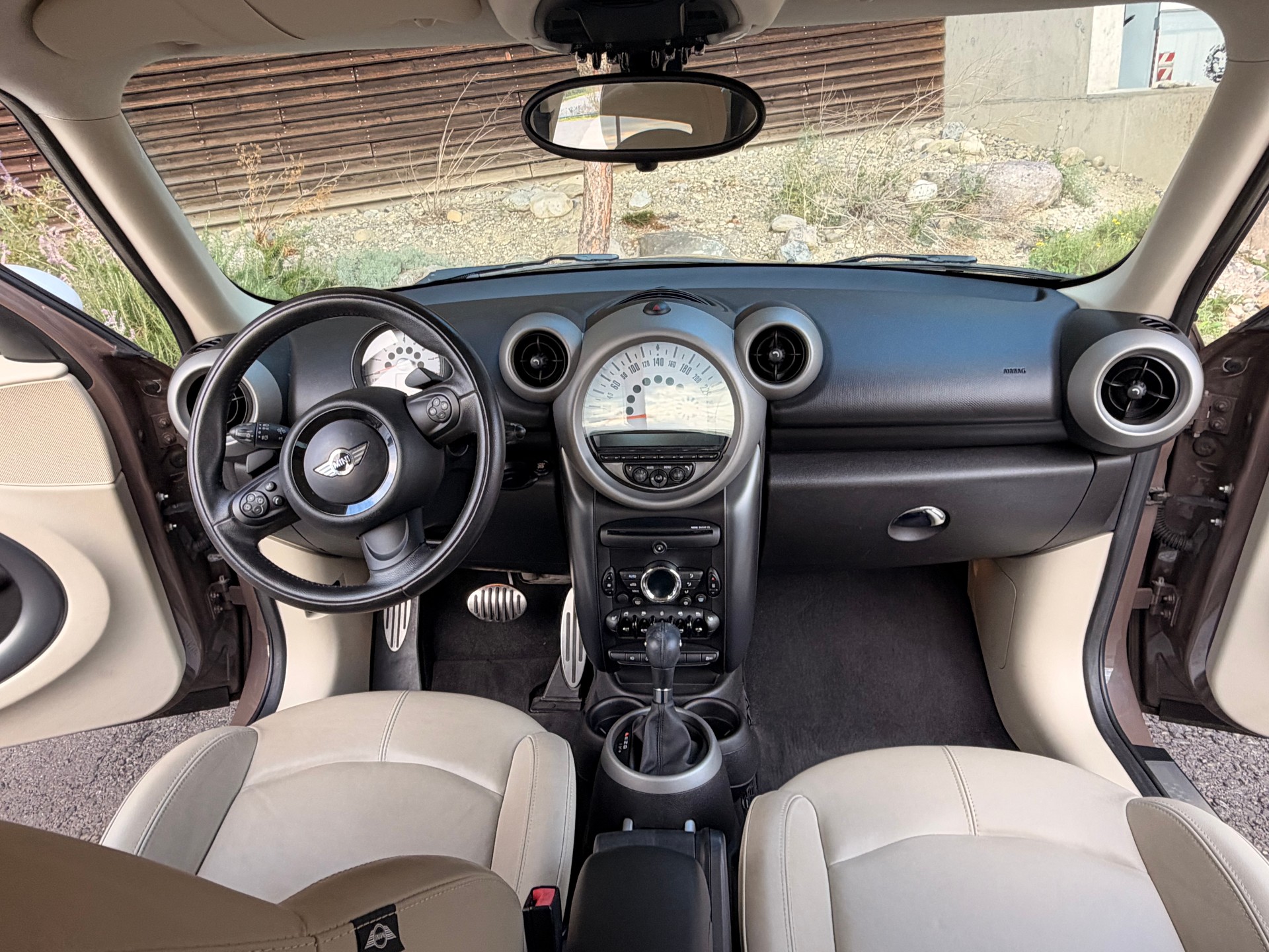 MINI 1.6i Cooper S ALL4-image-4