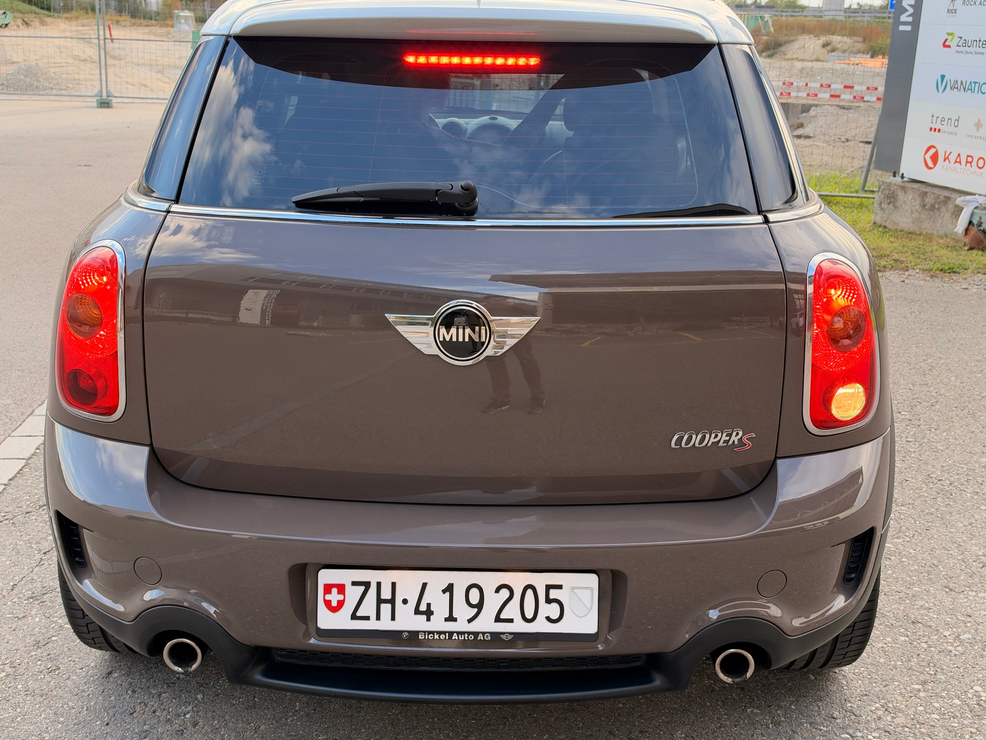 MINI 1.6i Cooper S ALL4-image-3
