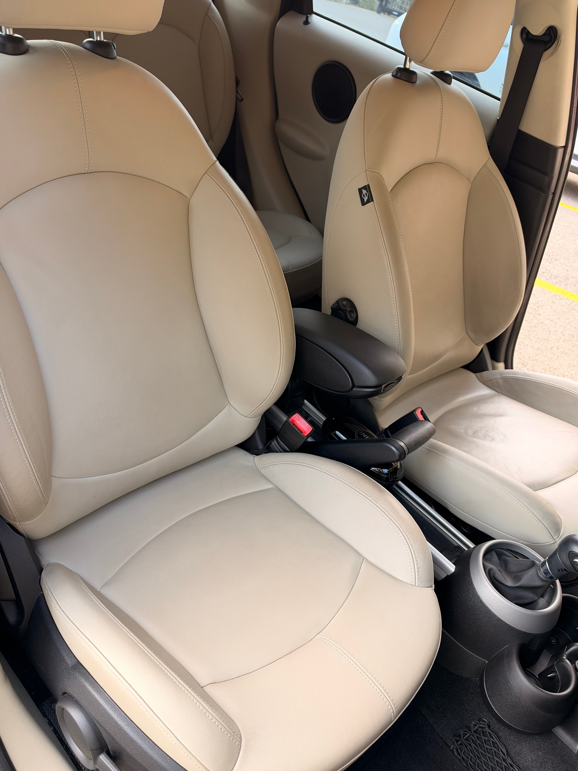 MINI 1.6i Cooper S ALL4-image-7