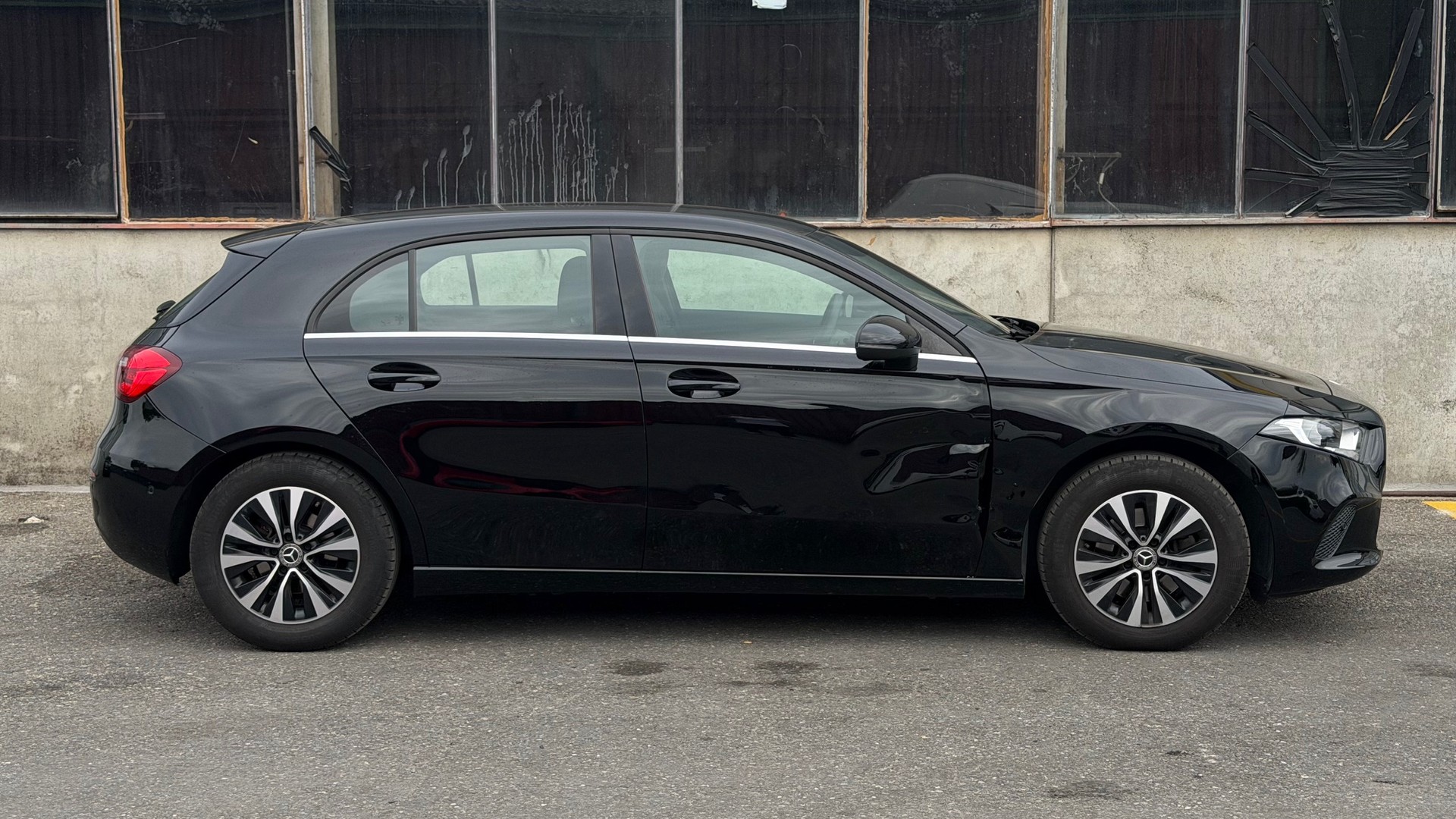 MERCEDES-BENZ A 200 7G-DCT-image-3