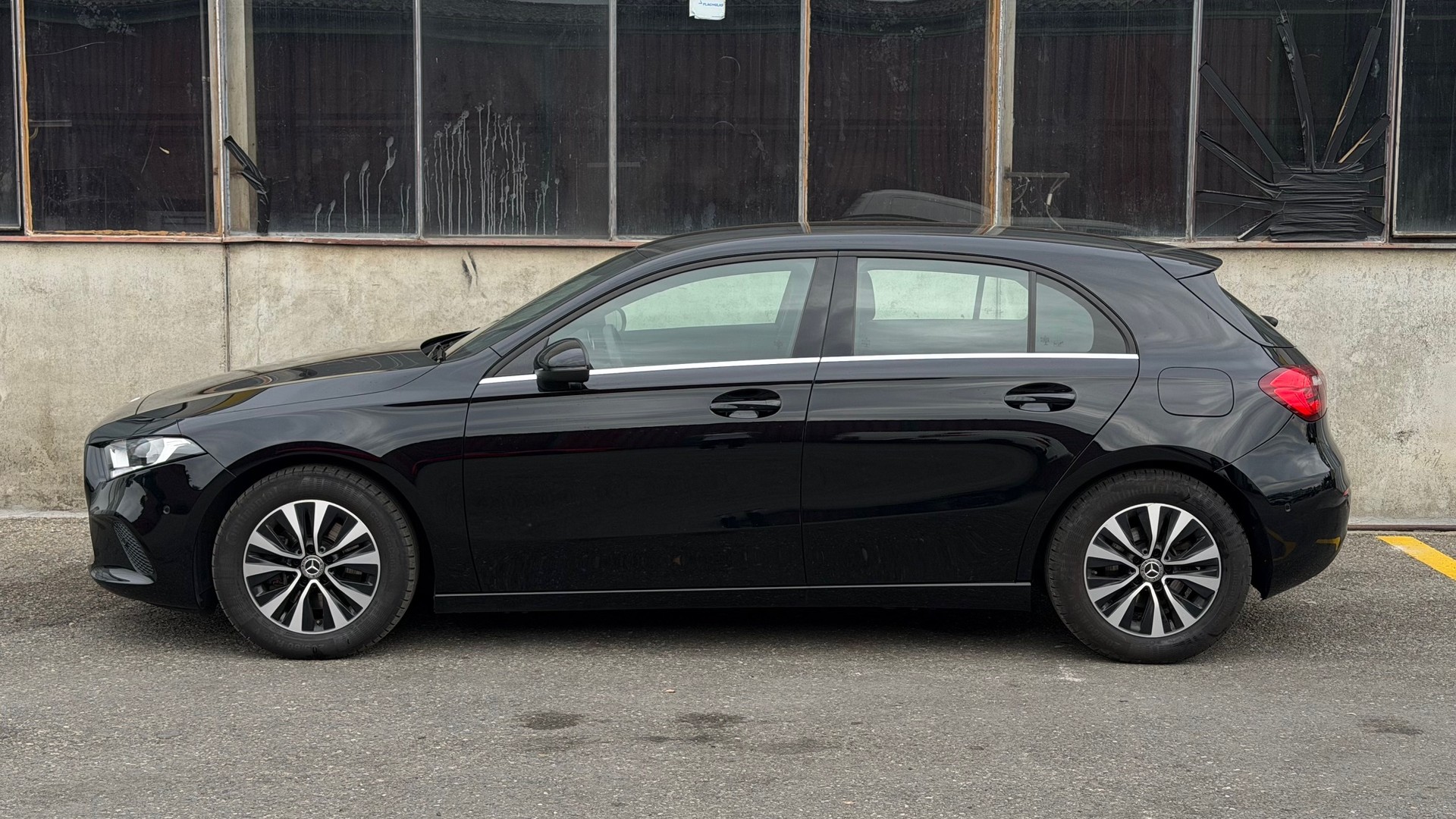 MERCEDES-BENZ A 200 7G-DCT-image-7