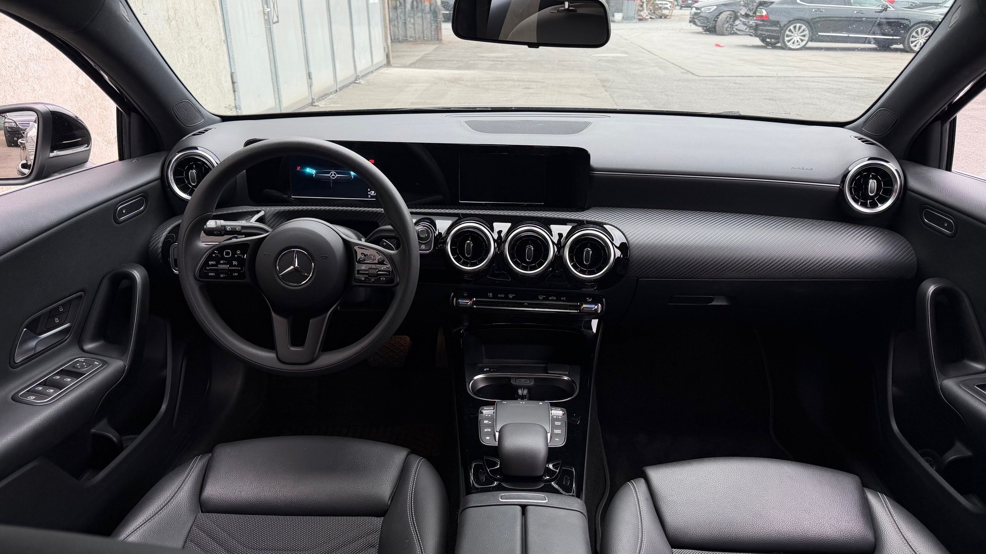 MERCEDES-BENZ A 200 7G-DCT-image-10