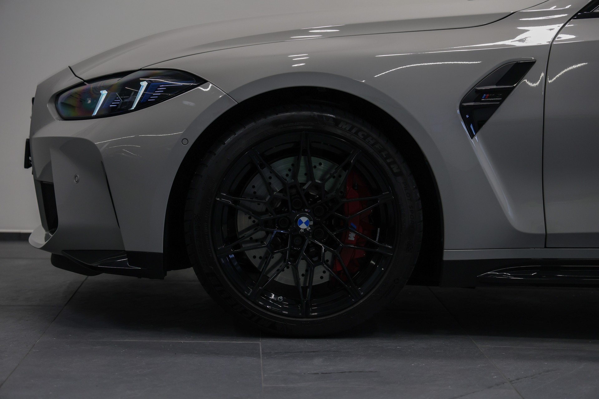 BMW M3 Touring xDrive Competition M LCI *CH-Auto*Individual-Lackierung Kreide*Carbon Exterieur+Interieur*-image-12