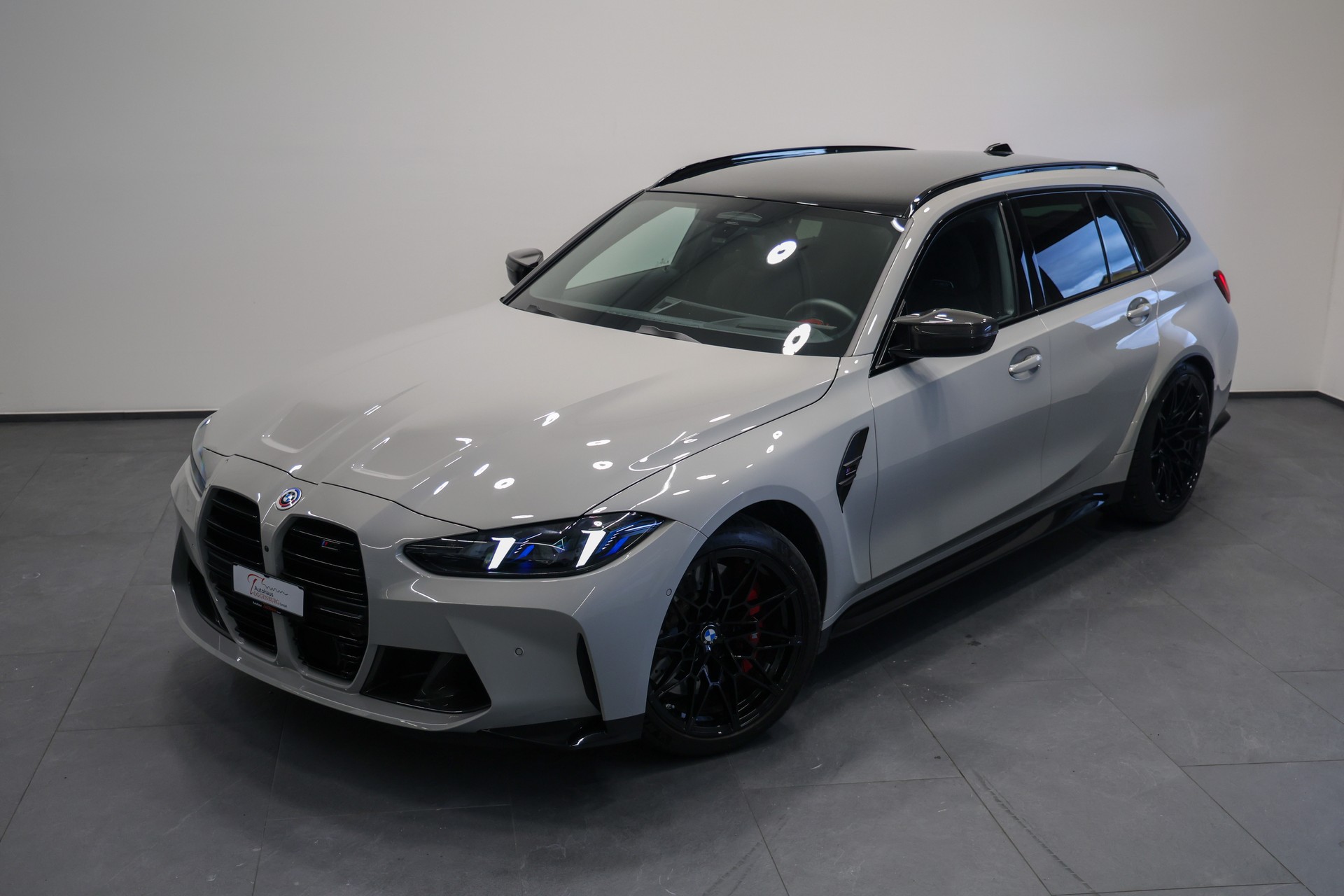 BMW M3 Touring xDrive Competition M LCI *CH-Auto*Individual-Lackierung Kreide*Carbon Exterieur+Interieur*-image-1
