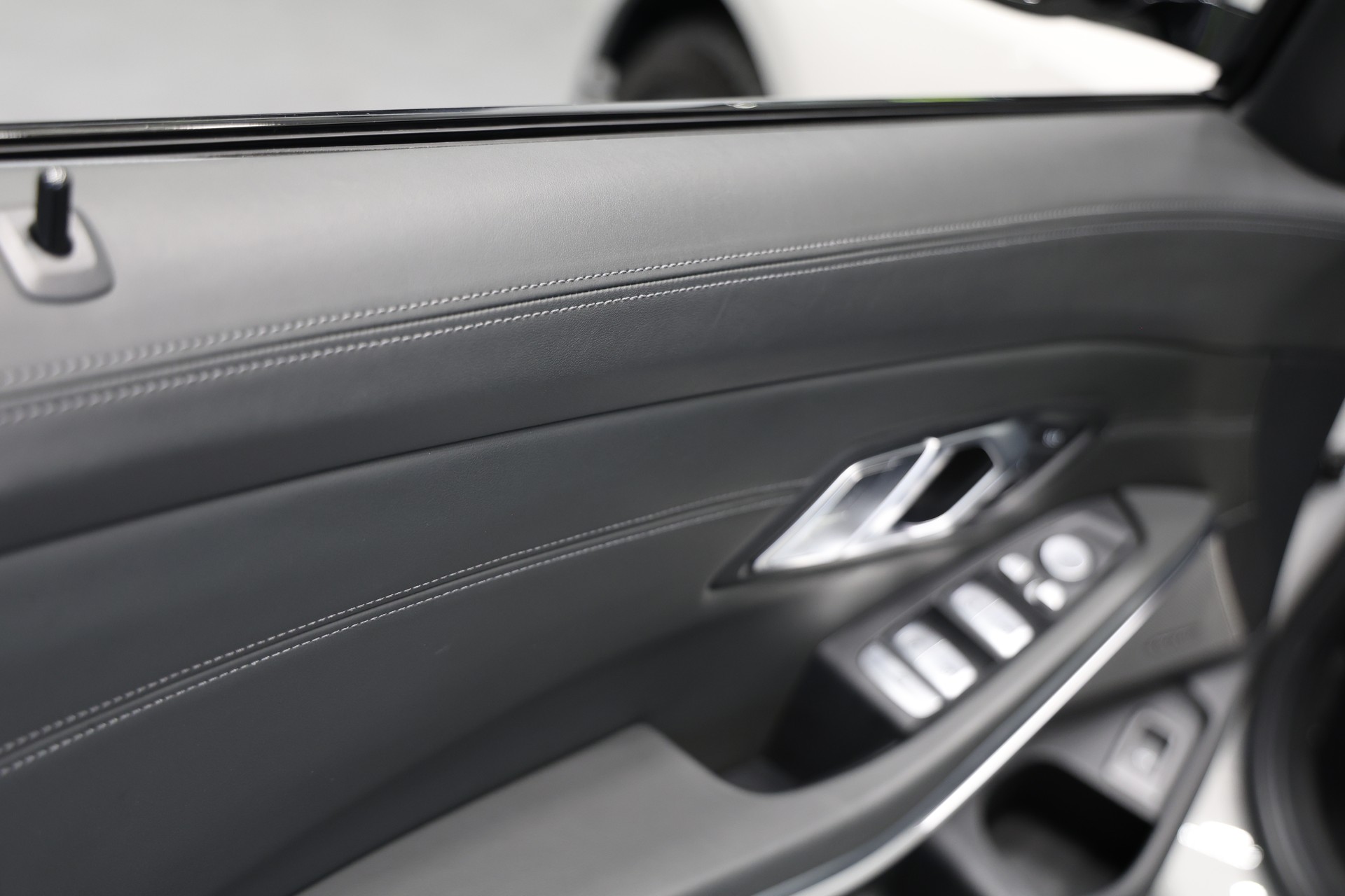 BMW M3 Touring xDrive Competition M LCI *CH-Auto*Individual-Lackierung Kreide*Carbon Exterieur+Interieur*-image-16
