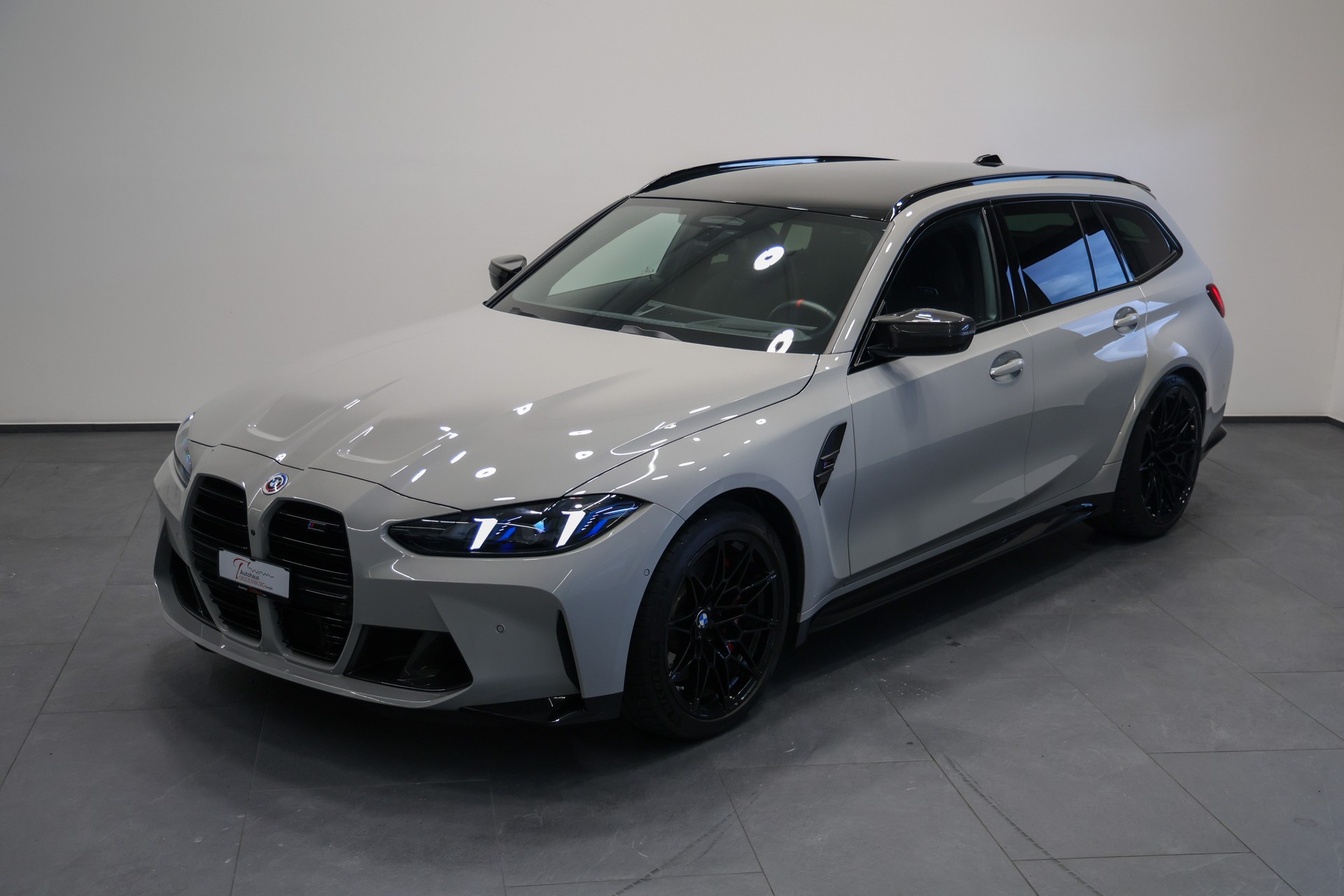 BMW M3 Touring xDrive Competition M LCI *CH-Auto*Individual-Lackierung Kreide*Carbon Exterieur+Interieur*-image-3