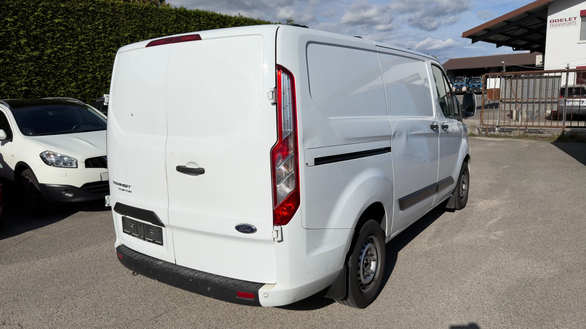 FORD Transit Custom Van 280 L1H1 Ambiente-image-5