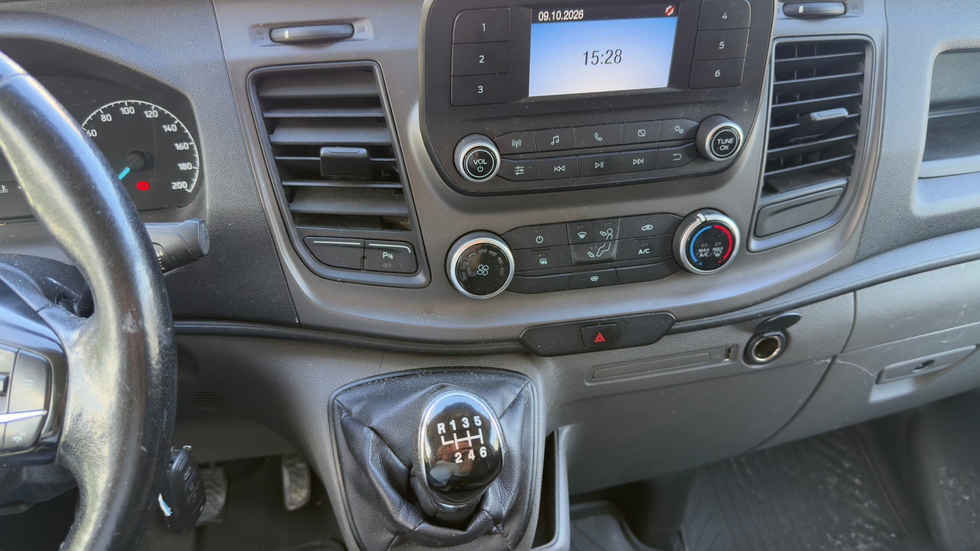 FORD Transit Custom Van 280 L1H1 Ambiente-image-9