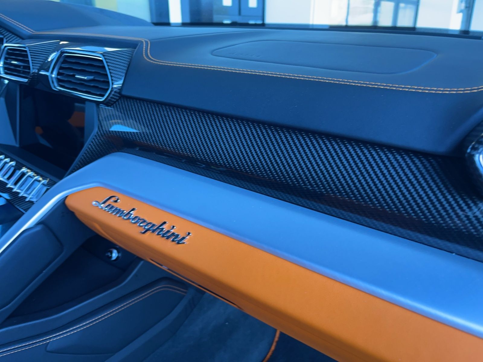 LAMBORGHINI Urus 4.0-image-9
