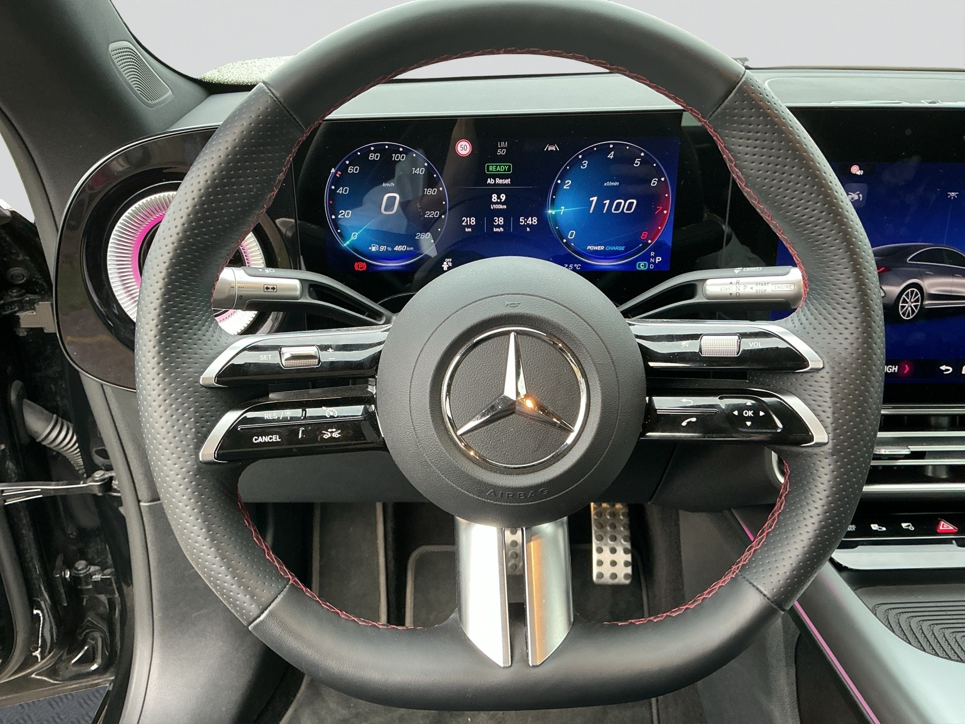 MERCEDES-BENZ CLA 180 AMG Line-image-9