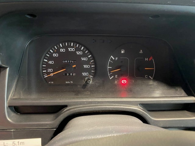 TOYOTA HIACE Standard 4 Door Van 2.4L 5 Speed Manual-image-12