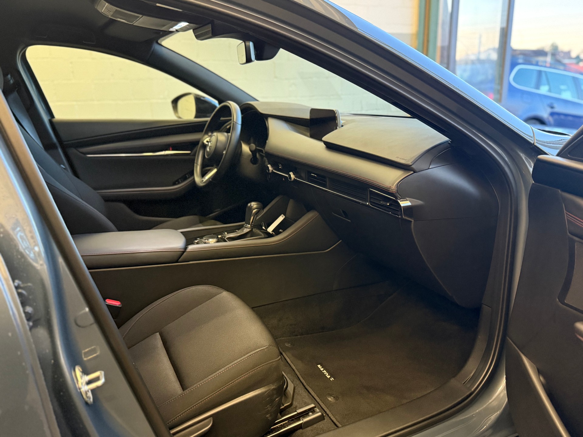 MAZDA 3 Hatchback SKYACTIV-X MHybrid 186 Homura AWD Automat-image-8