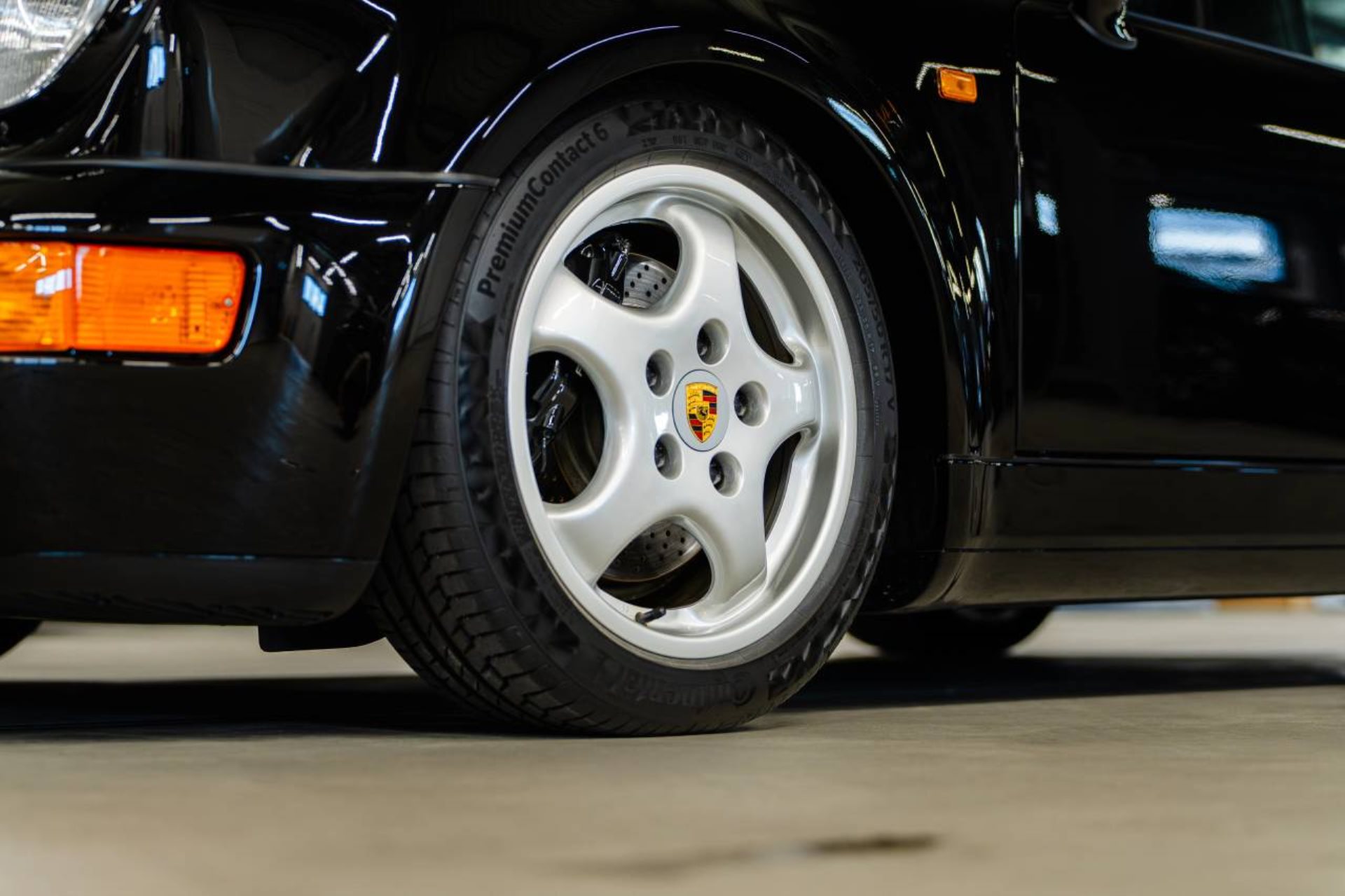 PORSCHE 911 Turbo Coupé-image-7