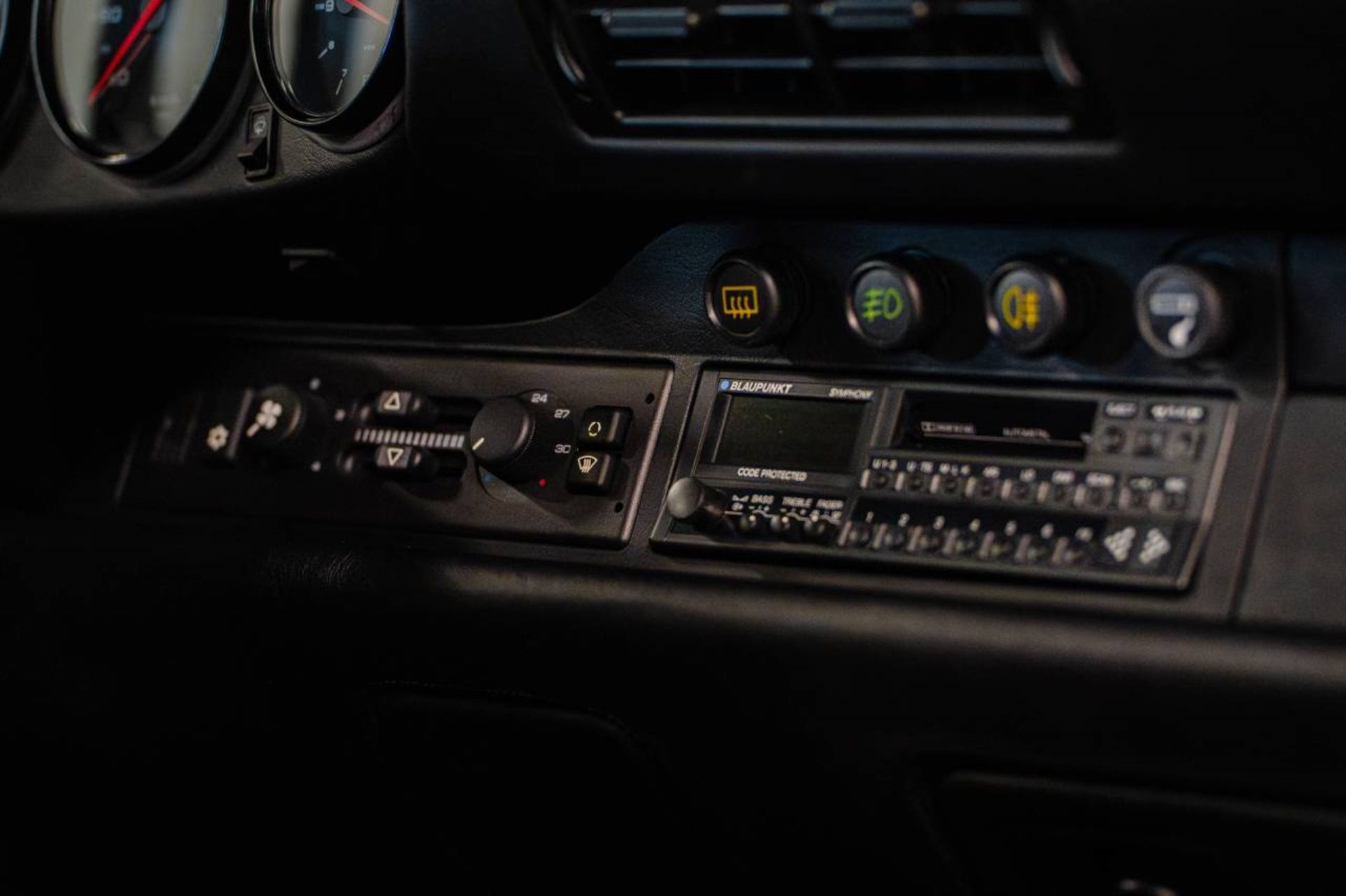 PORSCHE 911 Turbo Coupé-image-16
