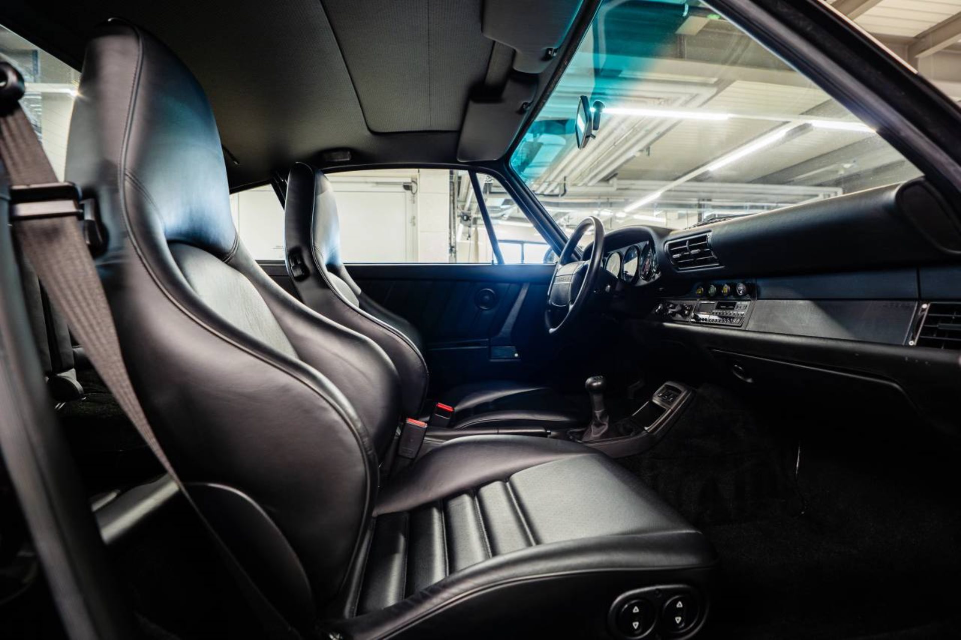 PORSCHE 911 Turbo Coupé-image-20