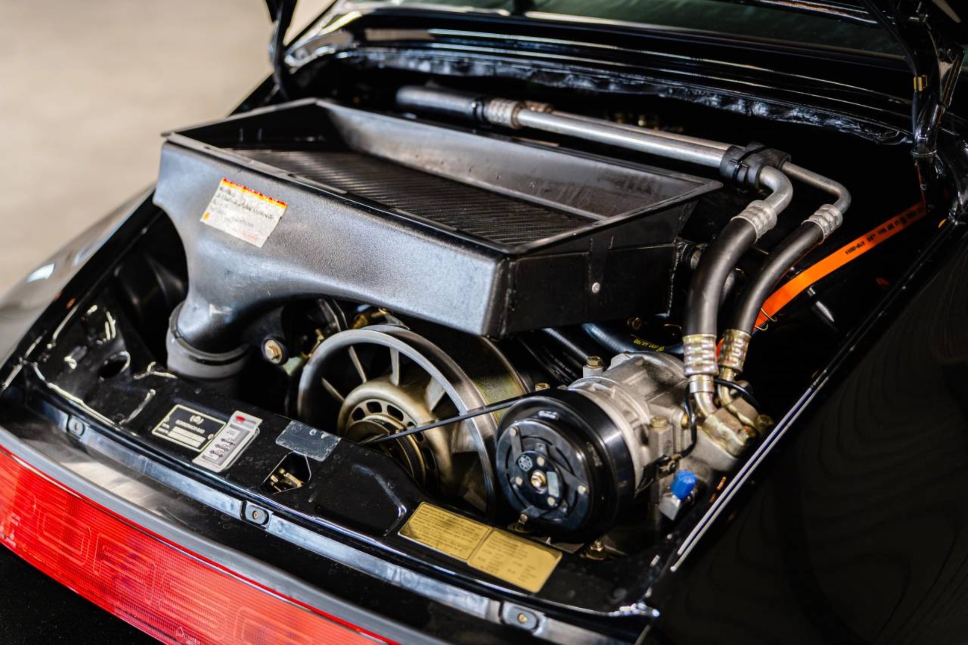 PORSCHE 911 Turbo Coupé-image-30