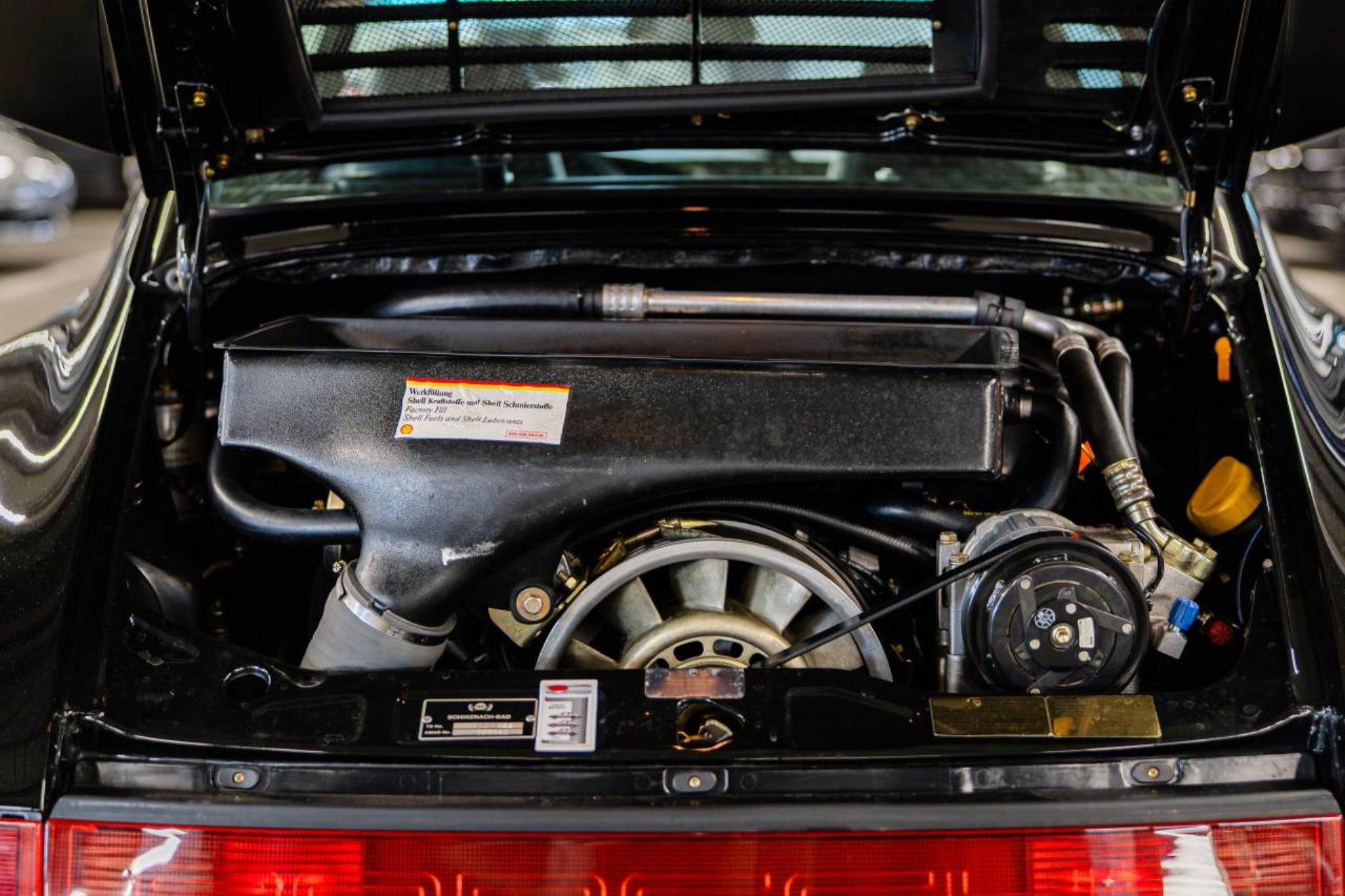 PORSCHE 911 Turbo Coupé-image-13