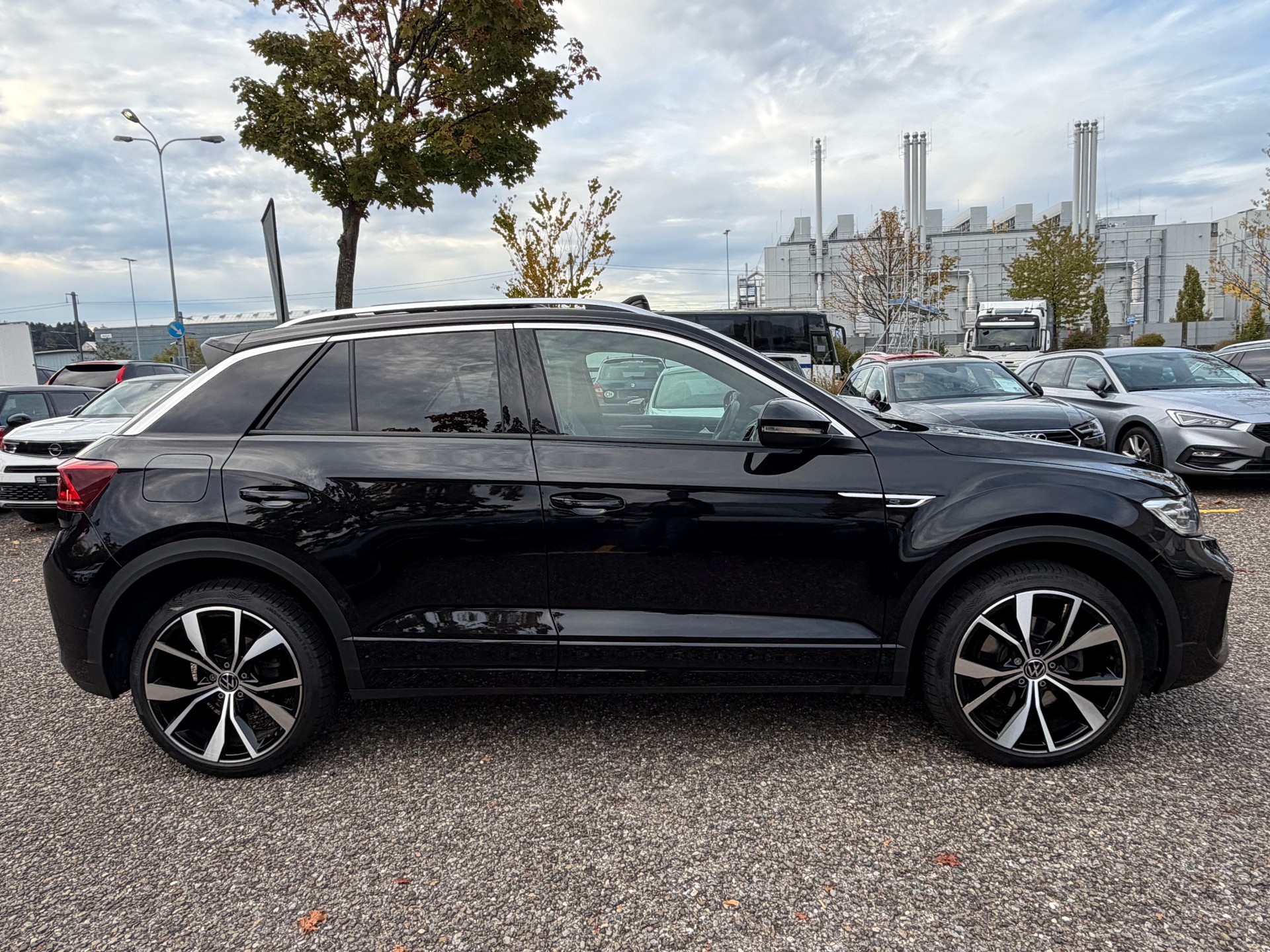VW T-Roc 2.0 TSI R-Line DSG 4Motion-image-3