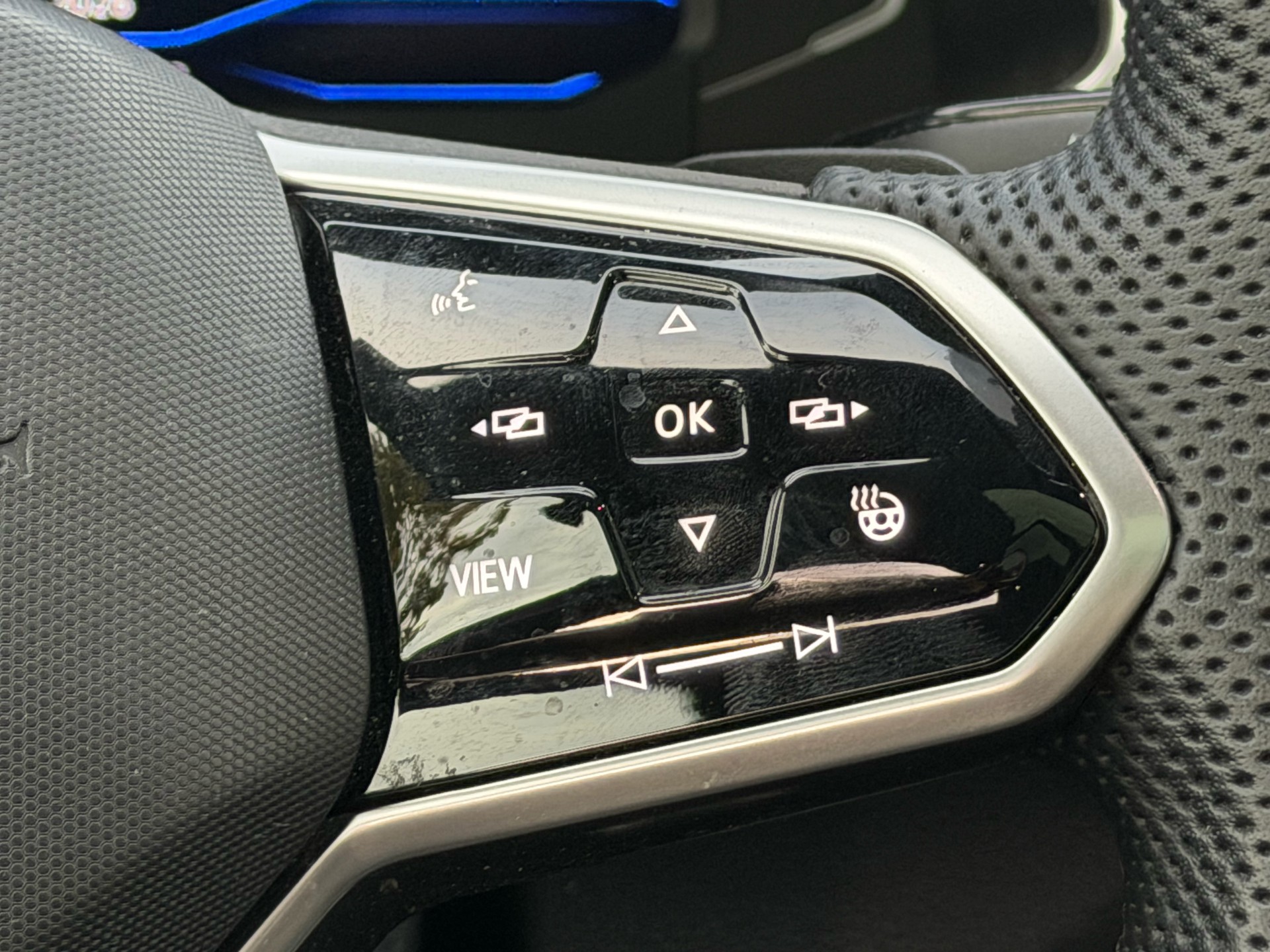 VW T-Roc 2.0 TSI R-Line DSG 4Motion-image-13