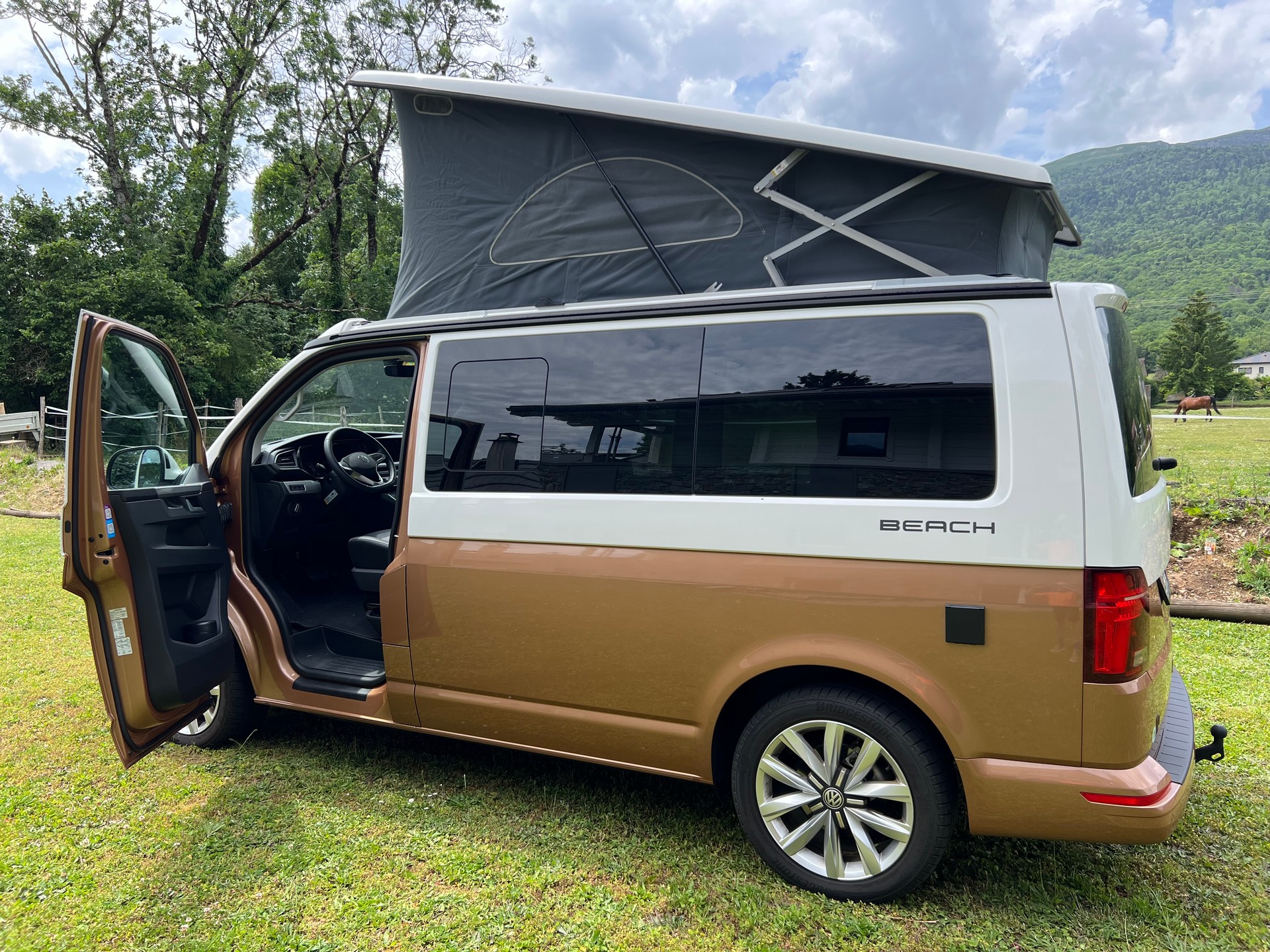 VW T6.1 California 2.0 Bi-TDI Beach 4Motion-image-1
